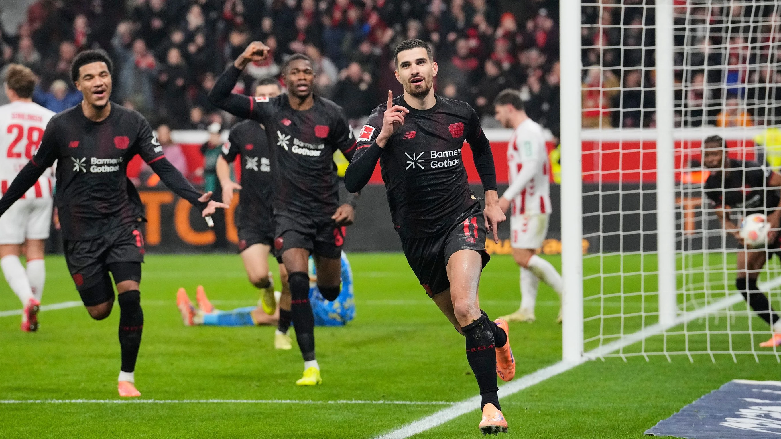Leverkusen besiegt Köln: Ein Traumtor und Fan-Ärger wegen „polizeilichen Maßnahmen“