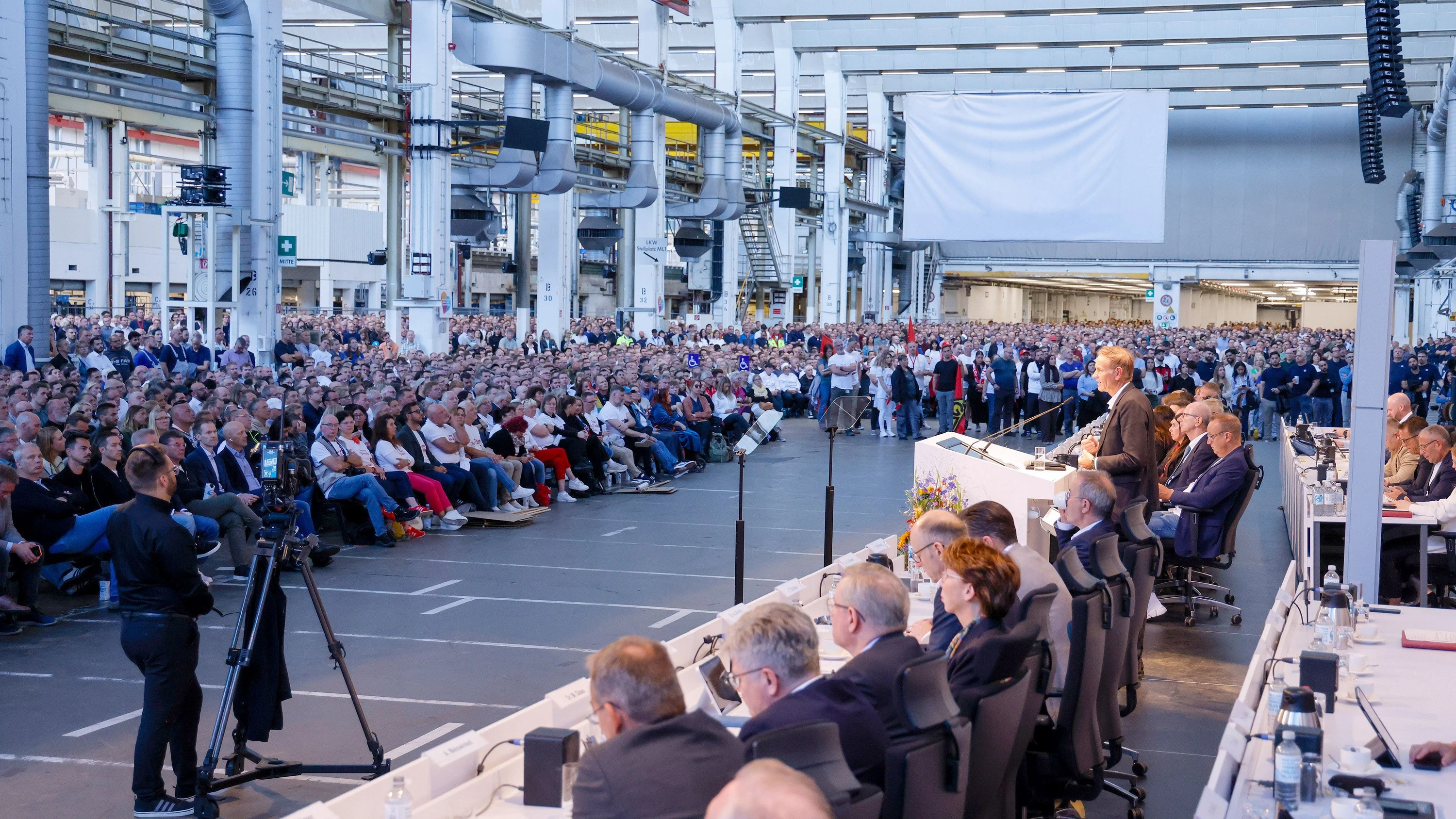Business-Ticker: VW-Chef Blume am Mittwoch in Emden und Zwickau