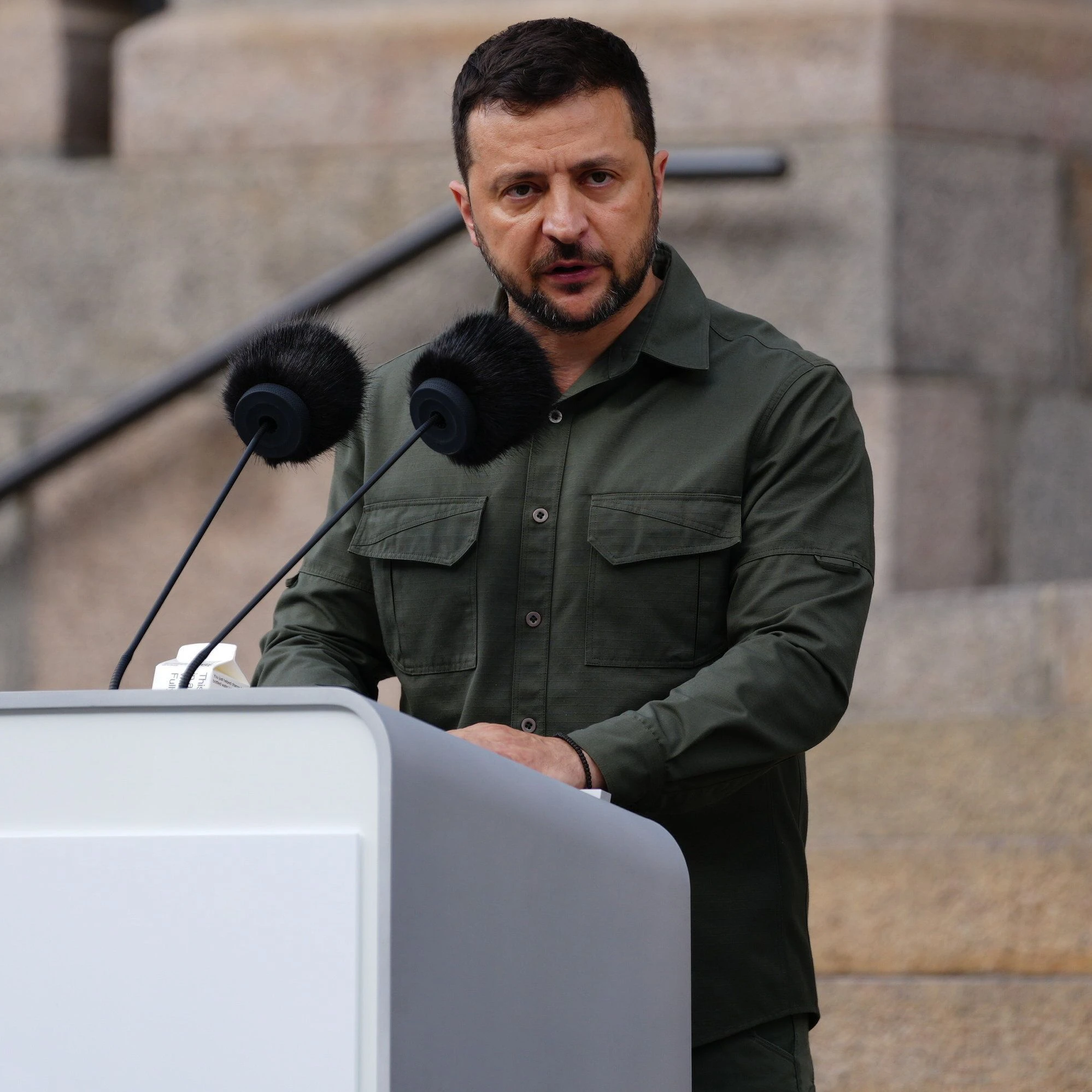 Wolodymyr Selenskyj will Korruption im Krieg wie Hochverrat bestrafen | FAZ