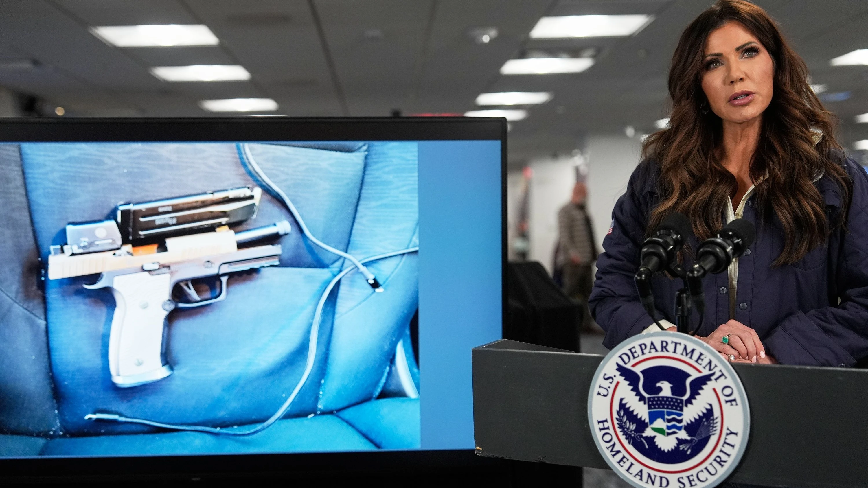 Kritik an Kristi Noem: Noch steht Trump zu seiner Heimatschutzministerin Kritik an Kristi Noem: Noch steht Trump zu seiner Heimatschutzministerin