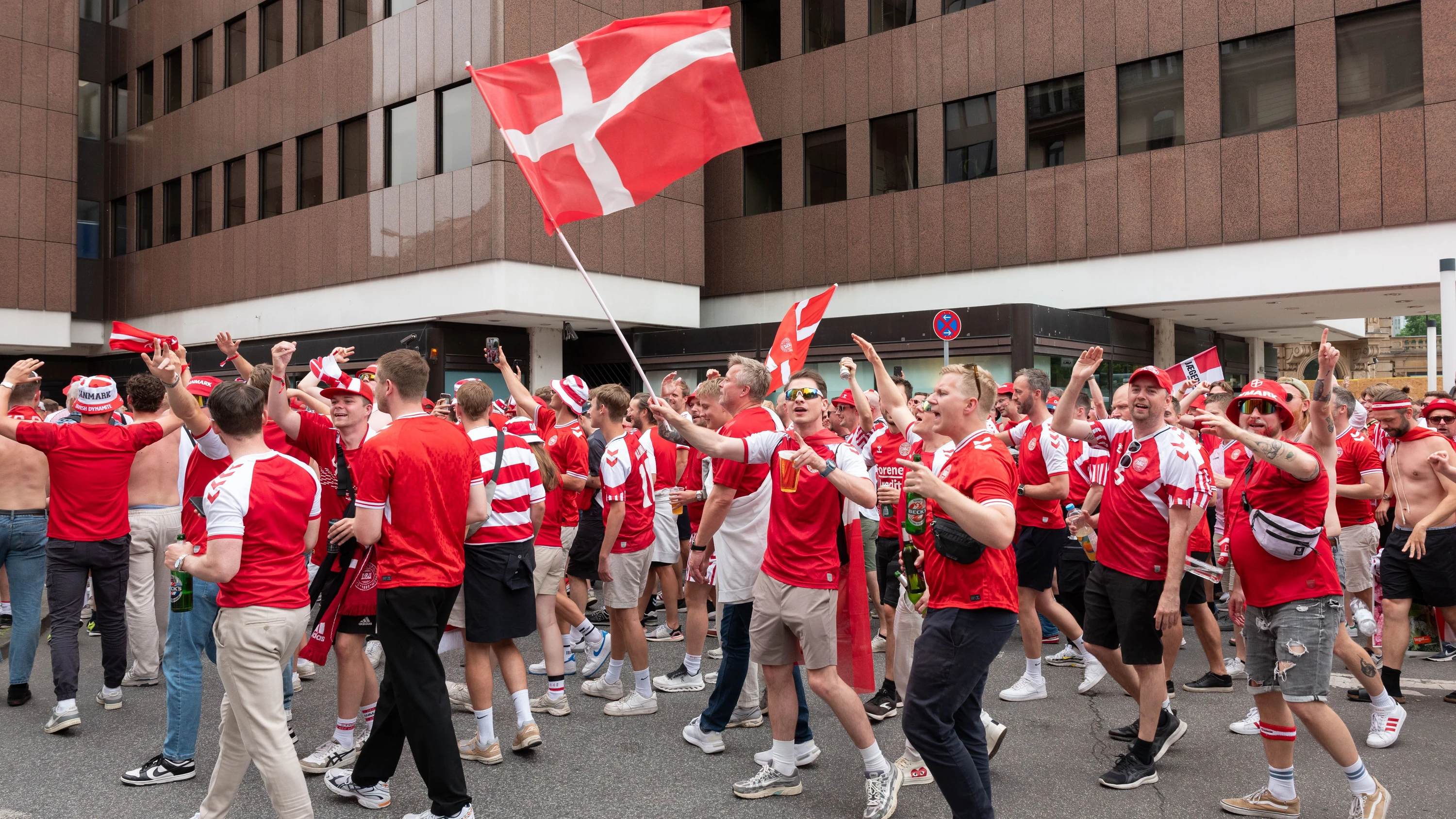 Statistik in Hessen: Mansoori sieht Tourismus im Aufwind