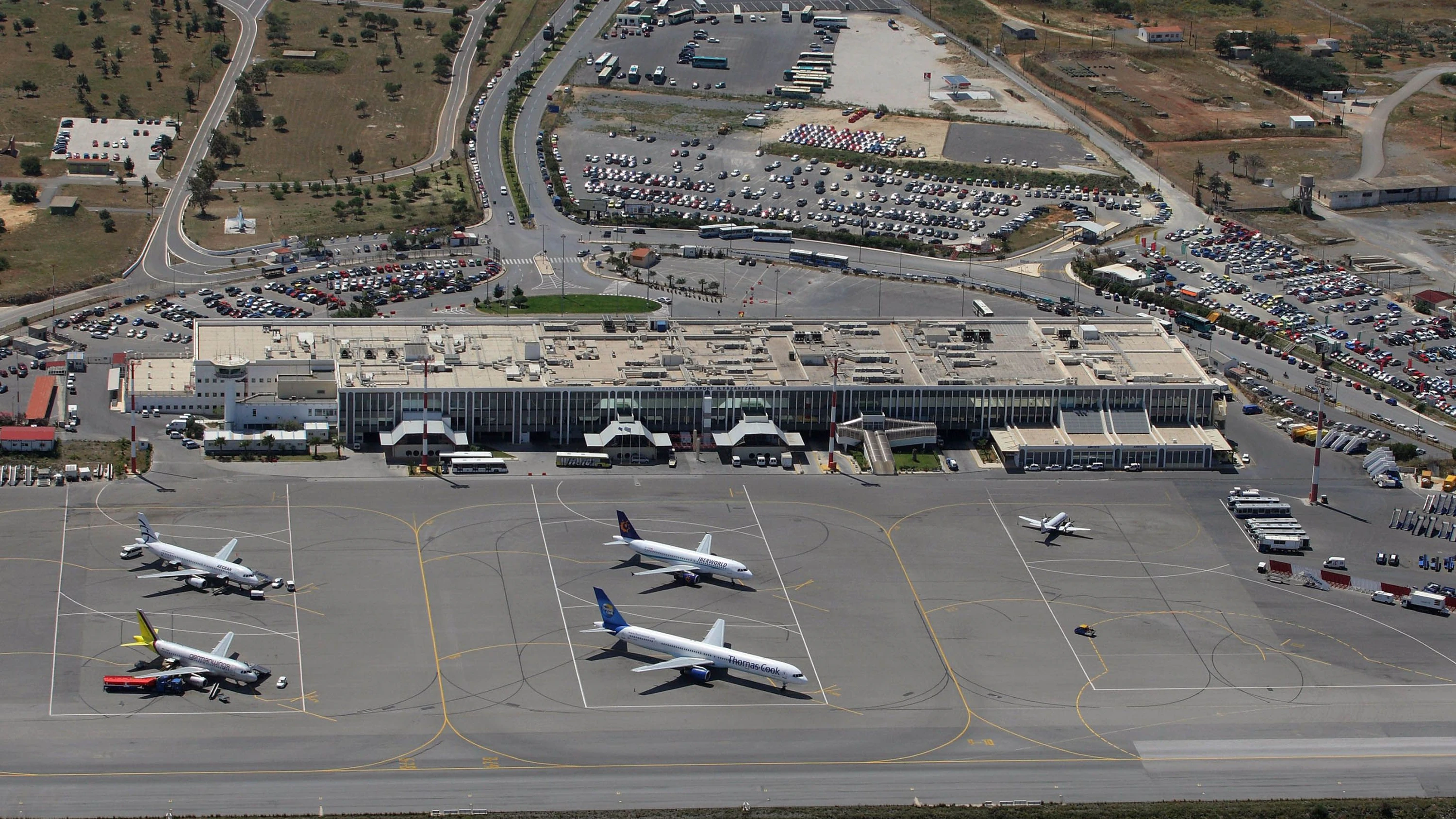 Probleme mit Kommunikation: Massive Störung legt Flugverkehr in ganz Griechenland lahm Probleme mit Kommunikation: Massive Störung legt Flugverkehr in ganz Griechenland lahm