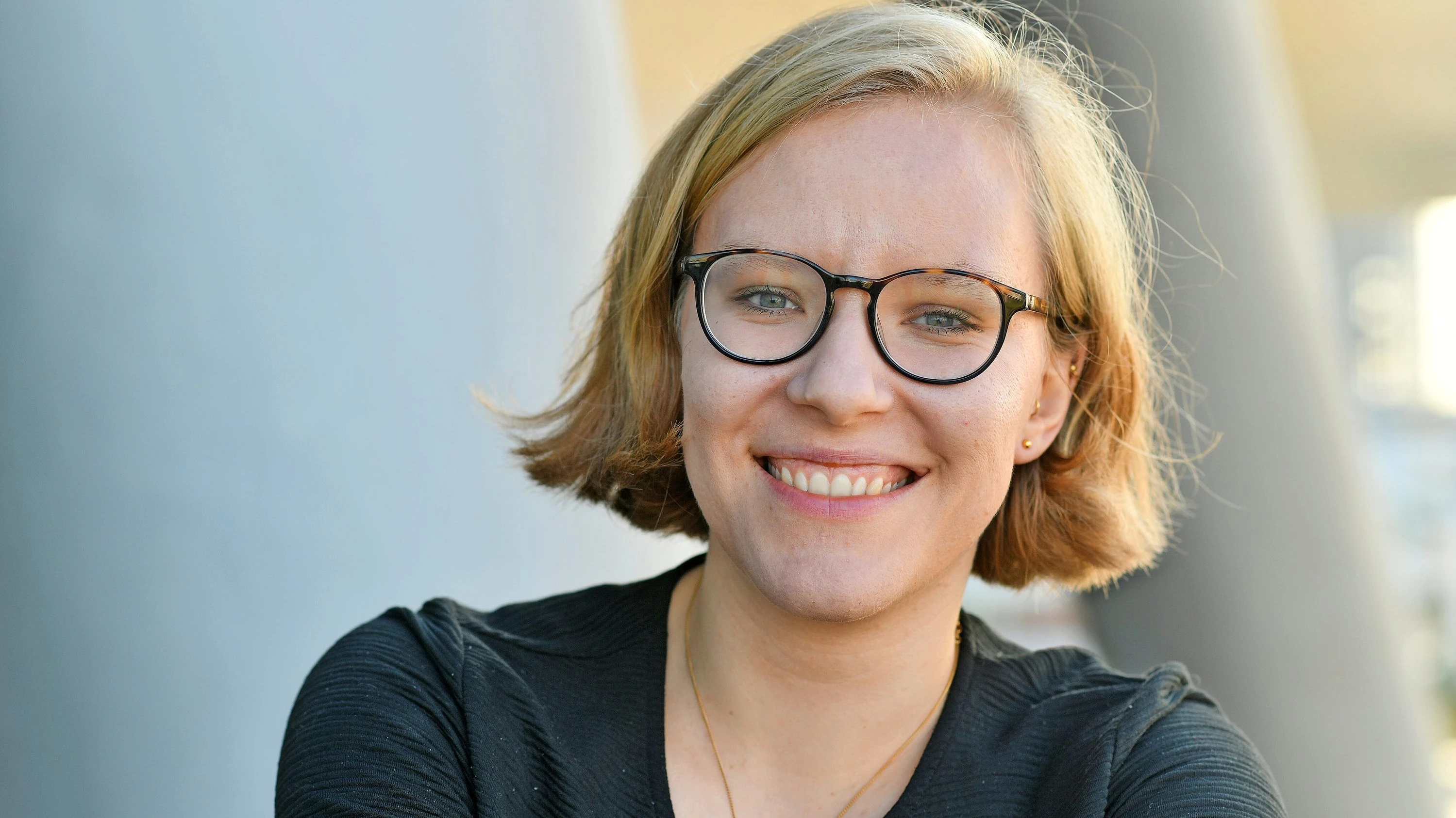 Roman von Raphaelea Edelbauer: Rauschmittel verboten, dafür Pflichtlektüre und Küchendienst