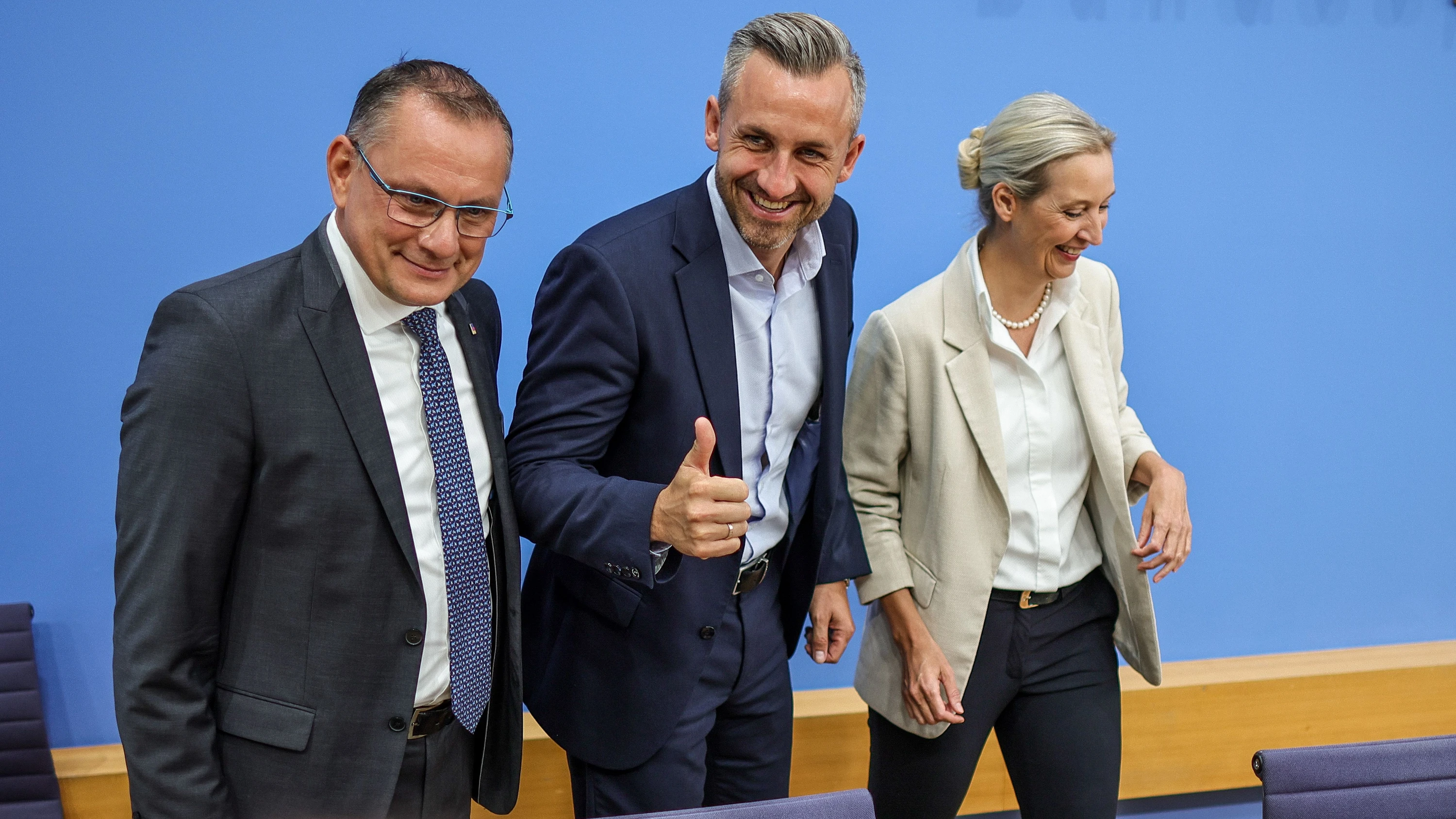 Wahl in Sachsen-Anhalt: Die AfD will regieren – nur mit wem? Wahl in Sachsen-Anhalt: Die AfD will regieren – nur mit wem?