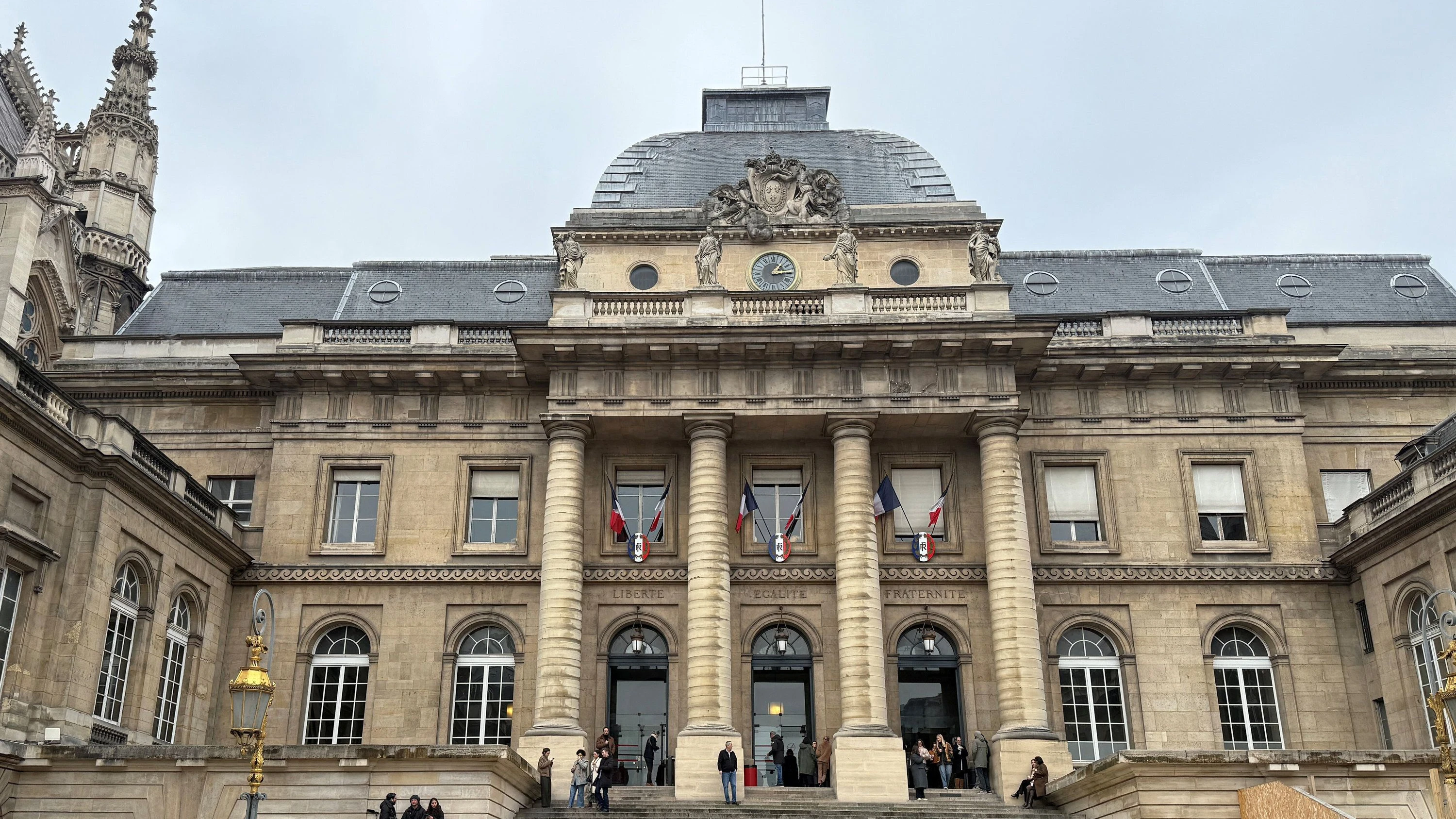 Nach dem Mord an Paty: Eine Banalisierung des Verbrechens? Nach dem Mord an Paty: Eine Banalisierung des Verbrechens?