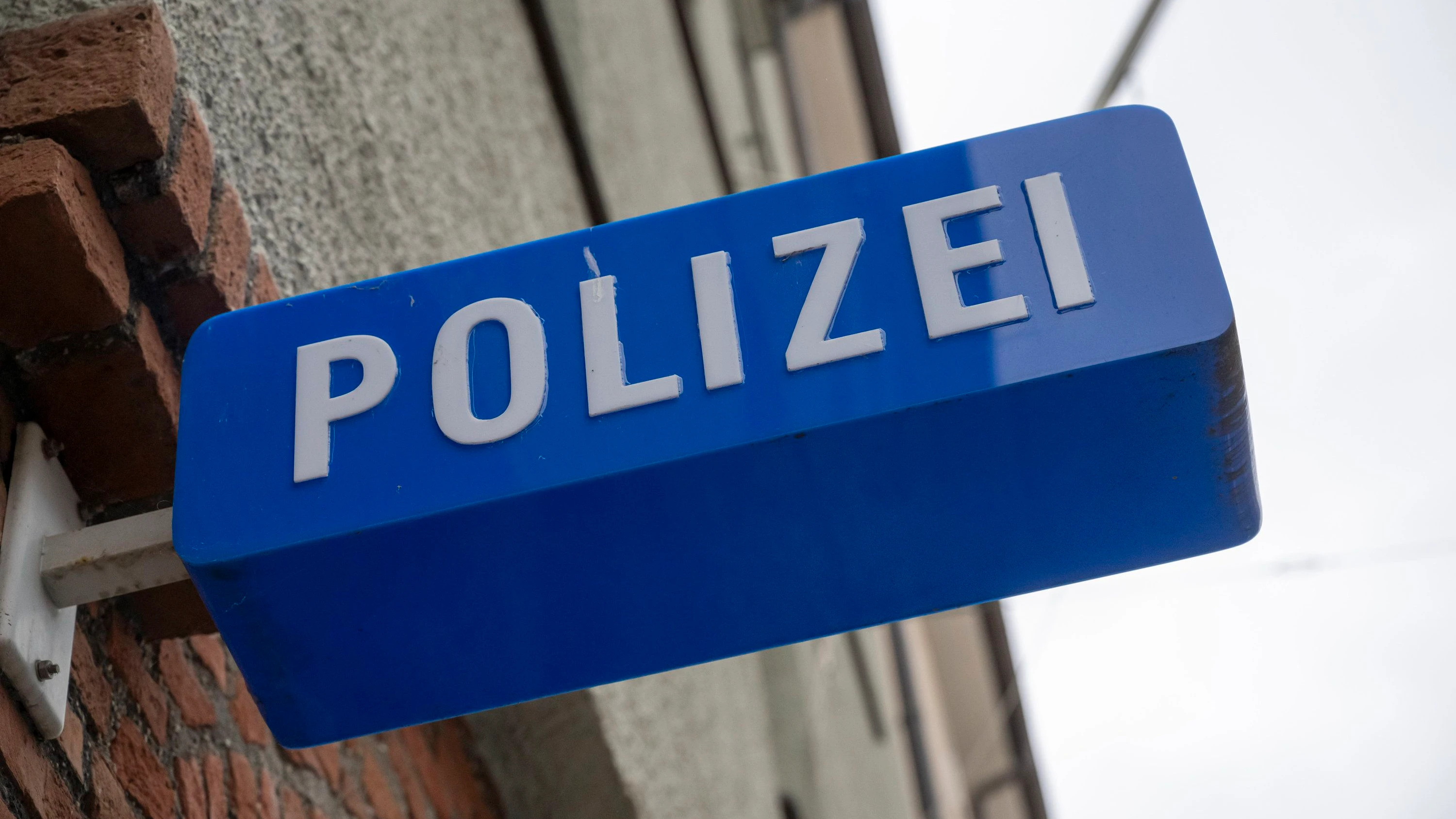 Vor Supermarkt entdeckt: Mann findet Goldmünzen im Wert von 20.000 Euro