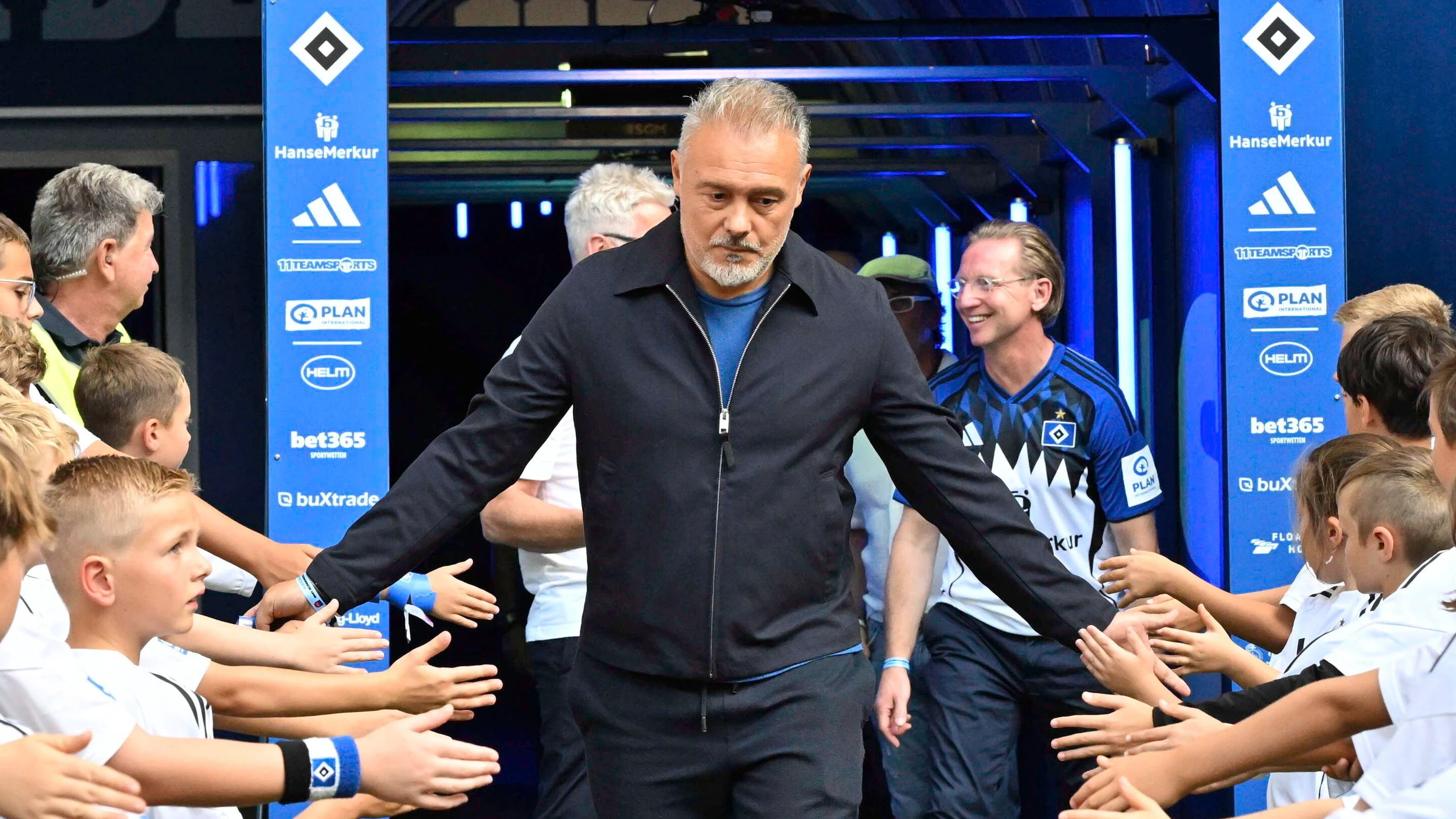 HSV Legend Rodolfo Cardoso: Mission to Save the Women’s Team from Relegation