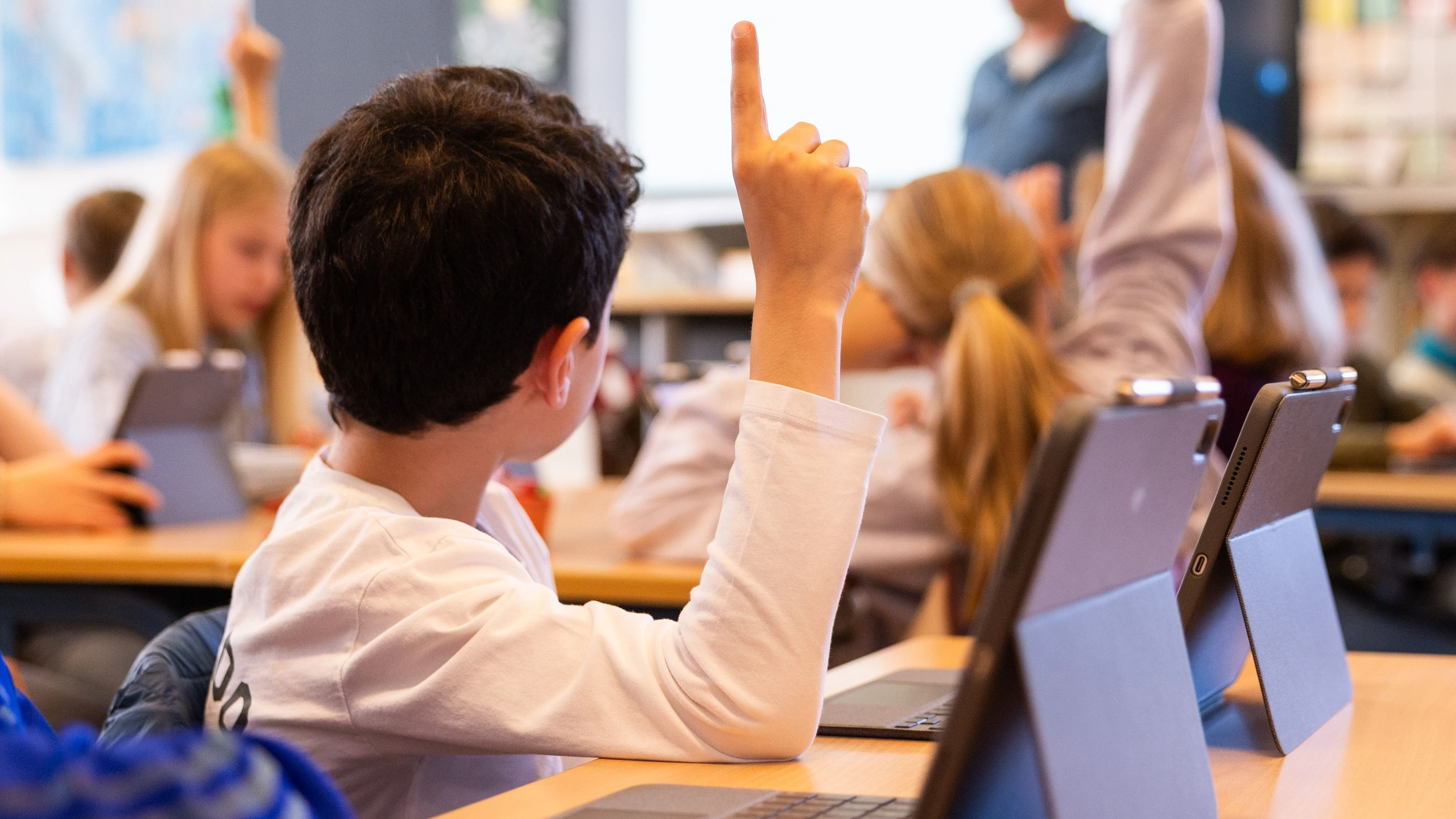Schüler einer Schulklasse in Hessen - Lucas Bäuml