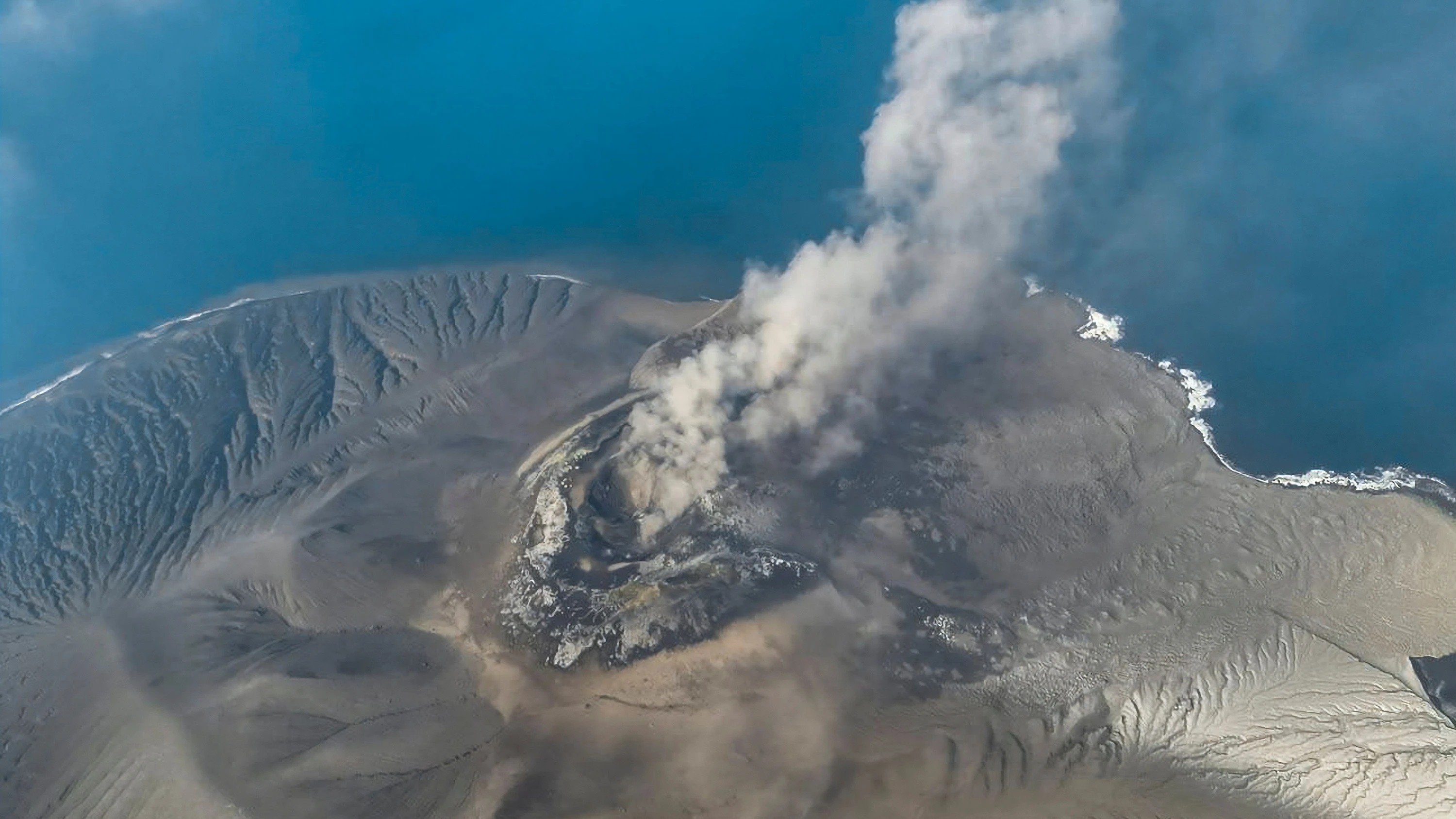 Anak Krakatau: Flughäfen in Indonesien nach Vulkanausbruch geschlossen