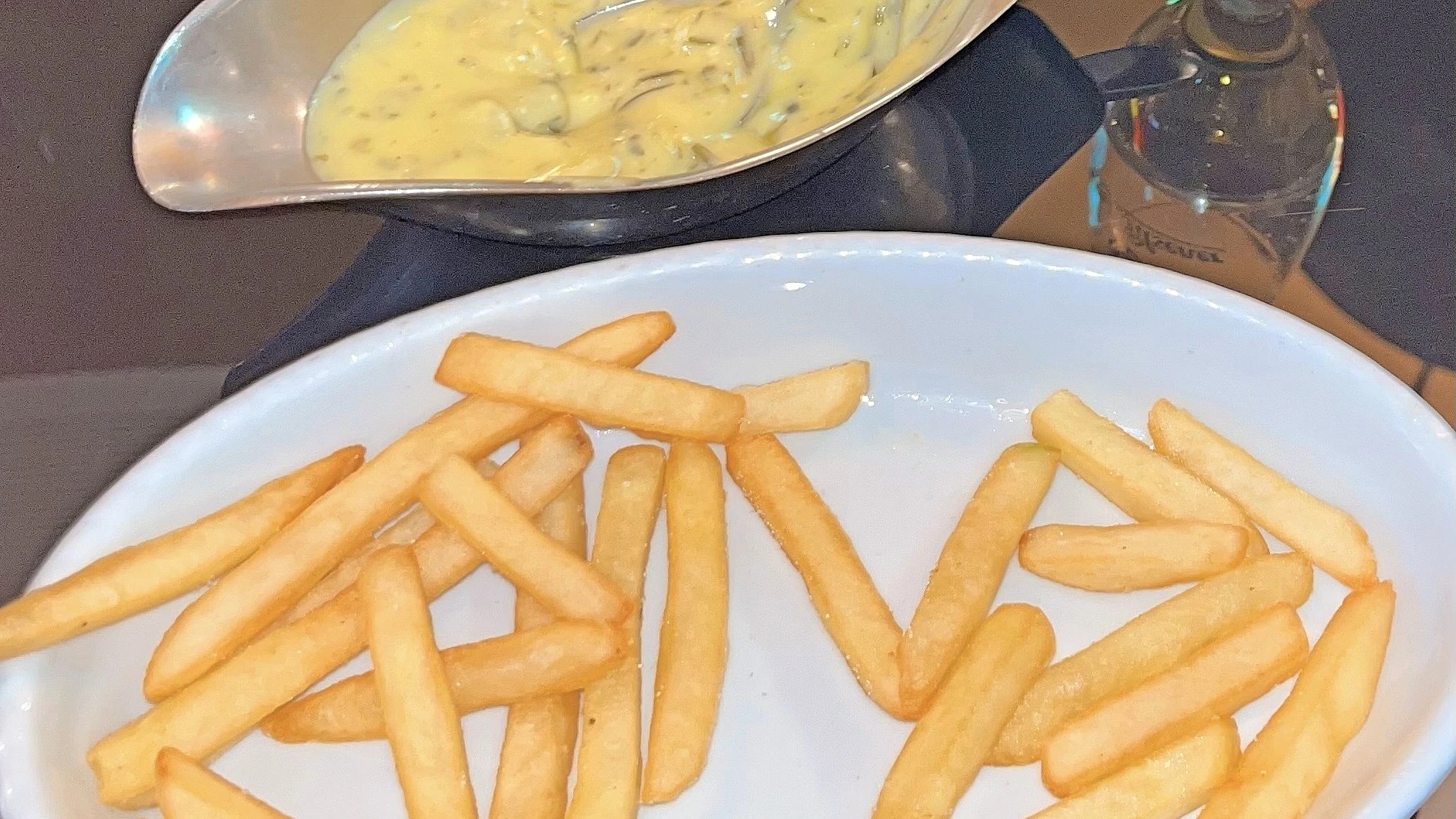 So isst Politik: Muscheln und Steak frites – ist das noch Sozialismus?