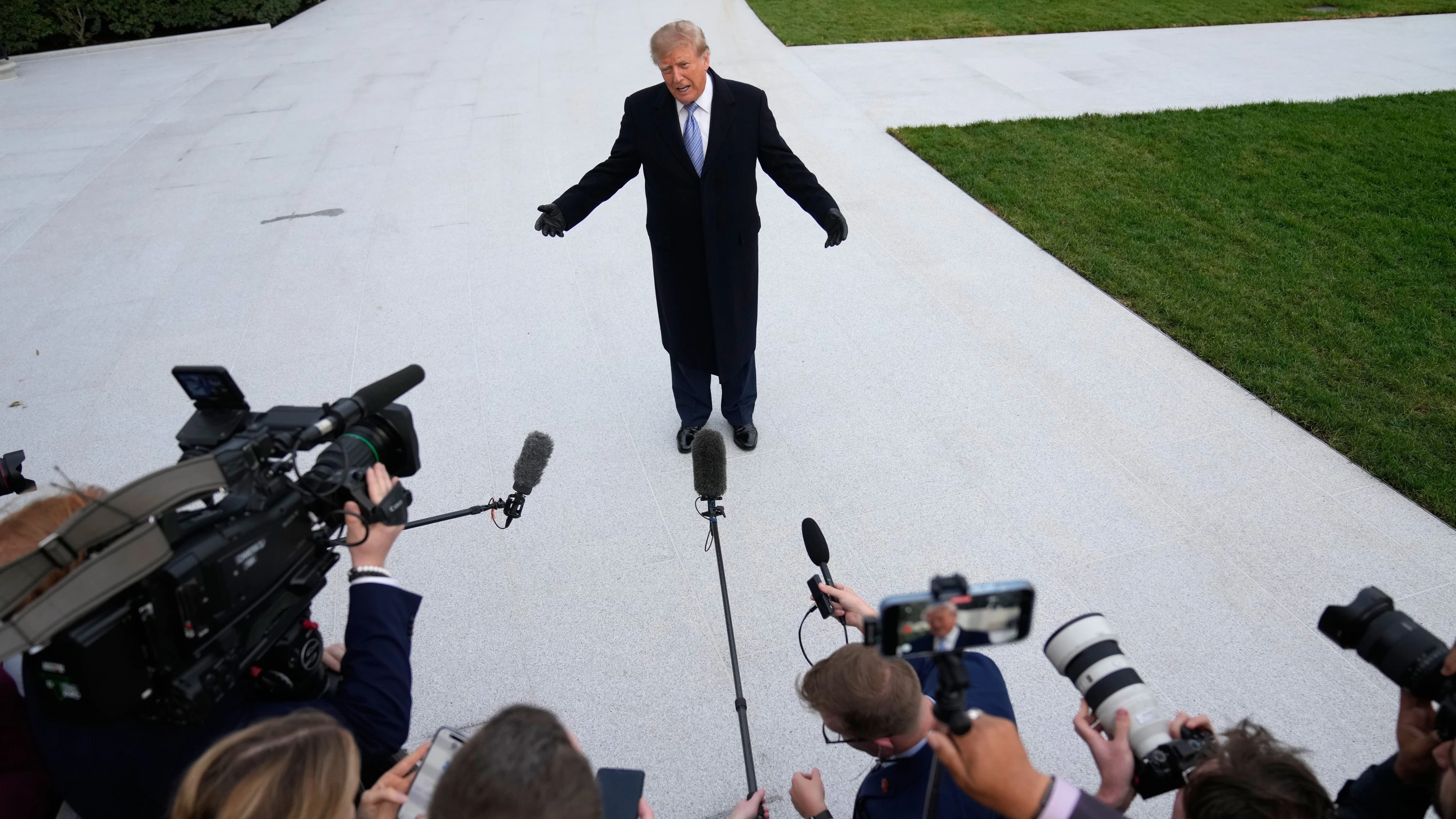 USA unter Trump: Trump muss verbannte Medien wieder ins Weiße Haus lassen