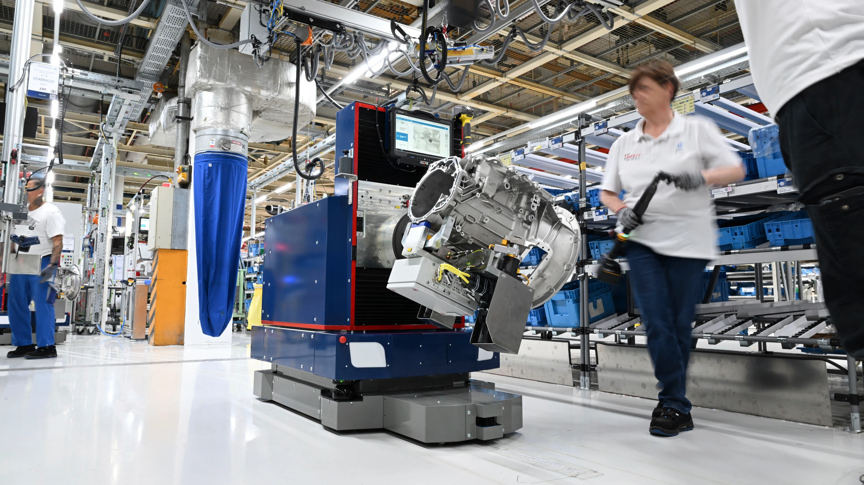 Business-Ticker: Autozulieferer ZF rutscht tief ins Minus