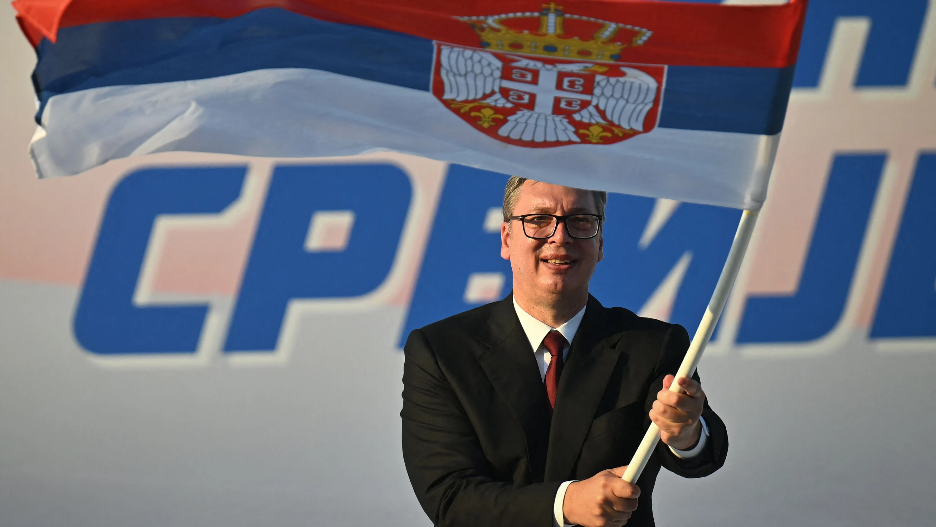 Wieder Ministerpräsident?: Wie Vučić trotz Rücktritt das Sagen in Serbien behalten will