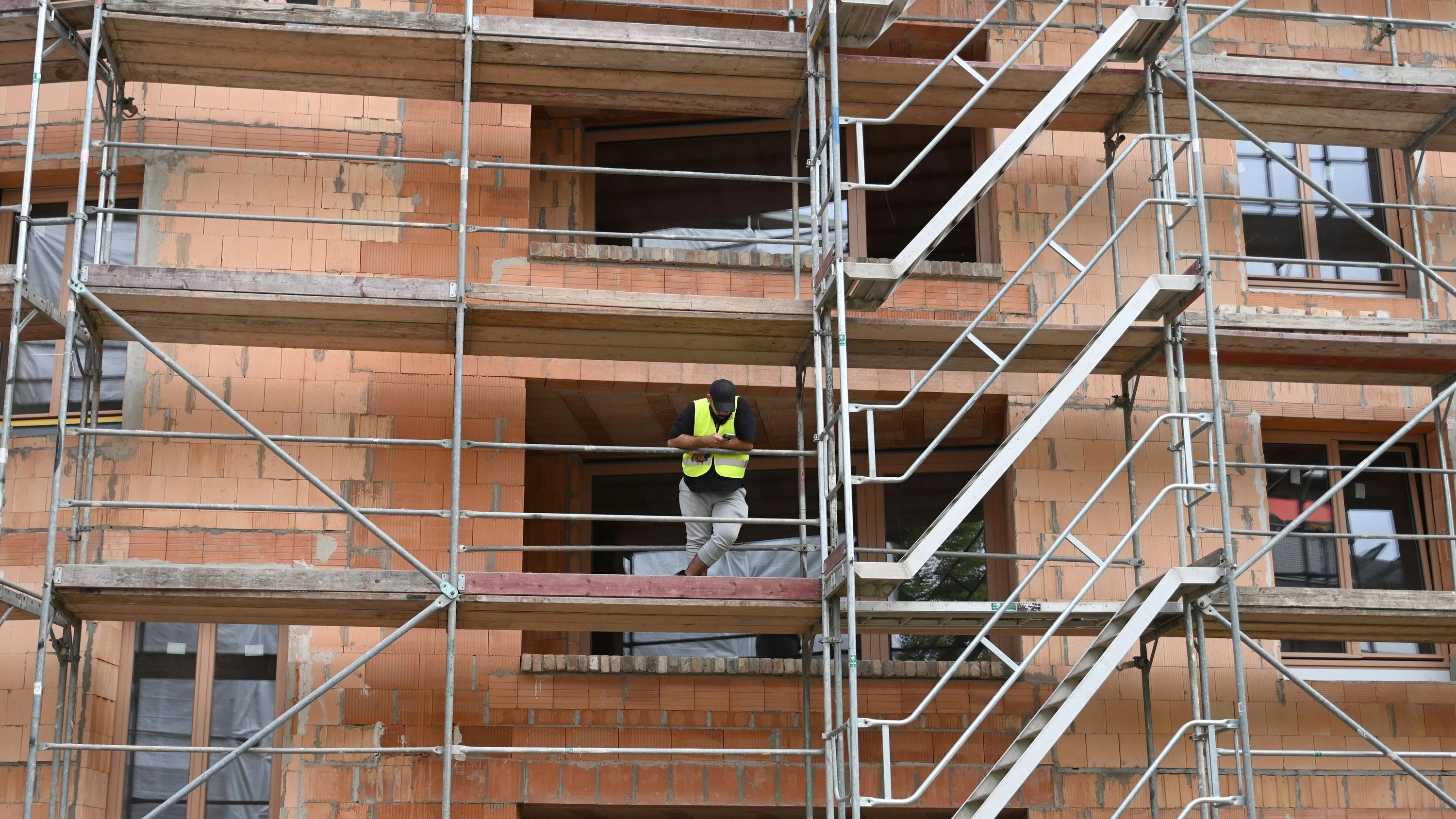 Streit um Baugesellschaft: Klingbeils Wohnungstraum lenkt ab