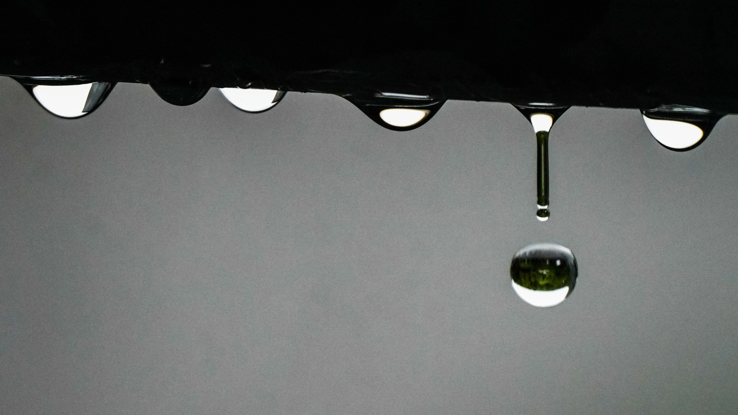 Physikalischer Effekt: Tröpfchen navigieren von allein durch Labyrinth