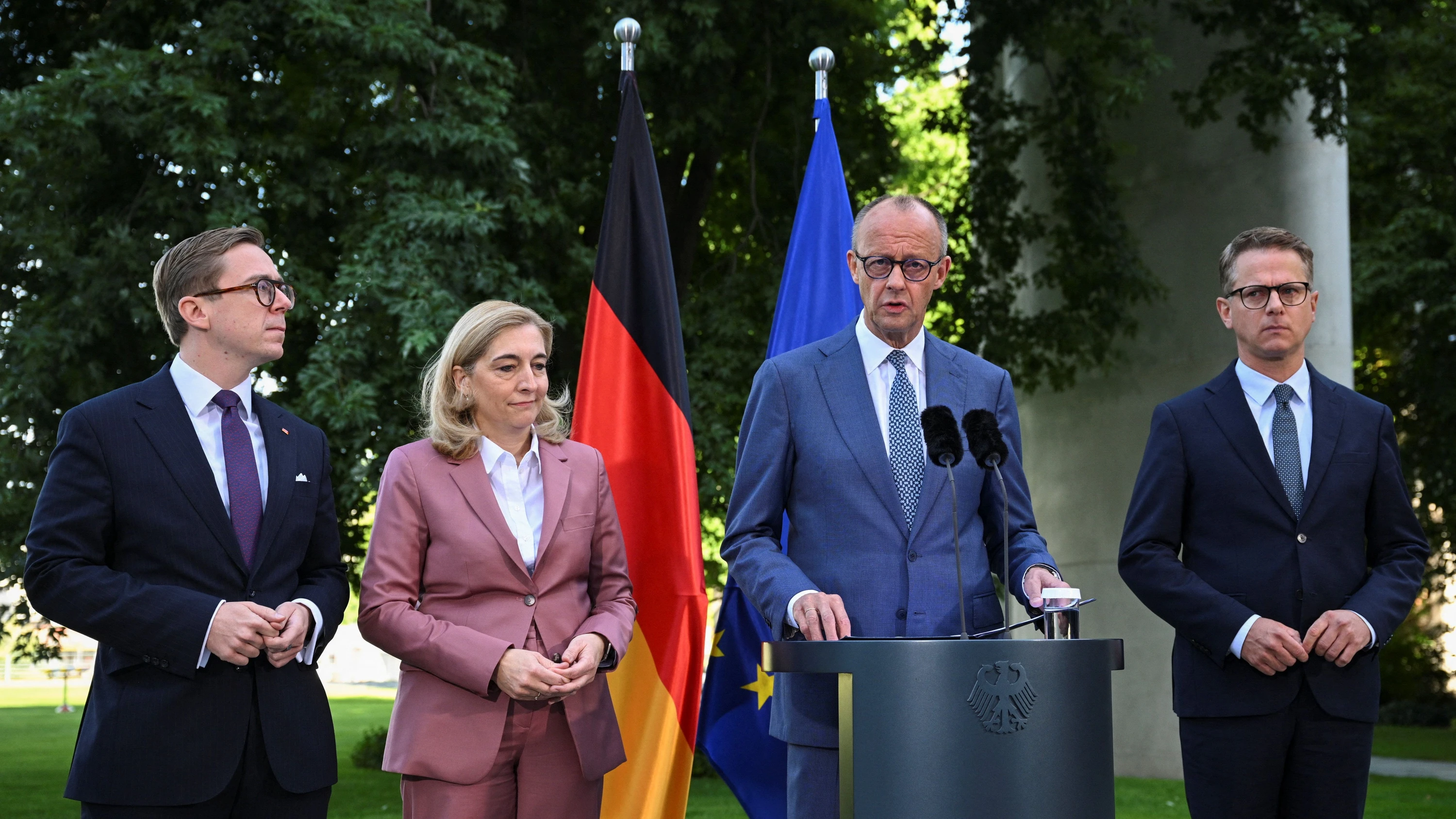 Kabinettsumbildung: Kurzer Prozess mit Panne