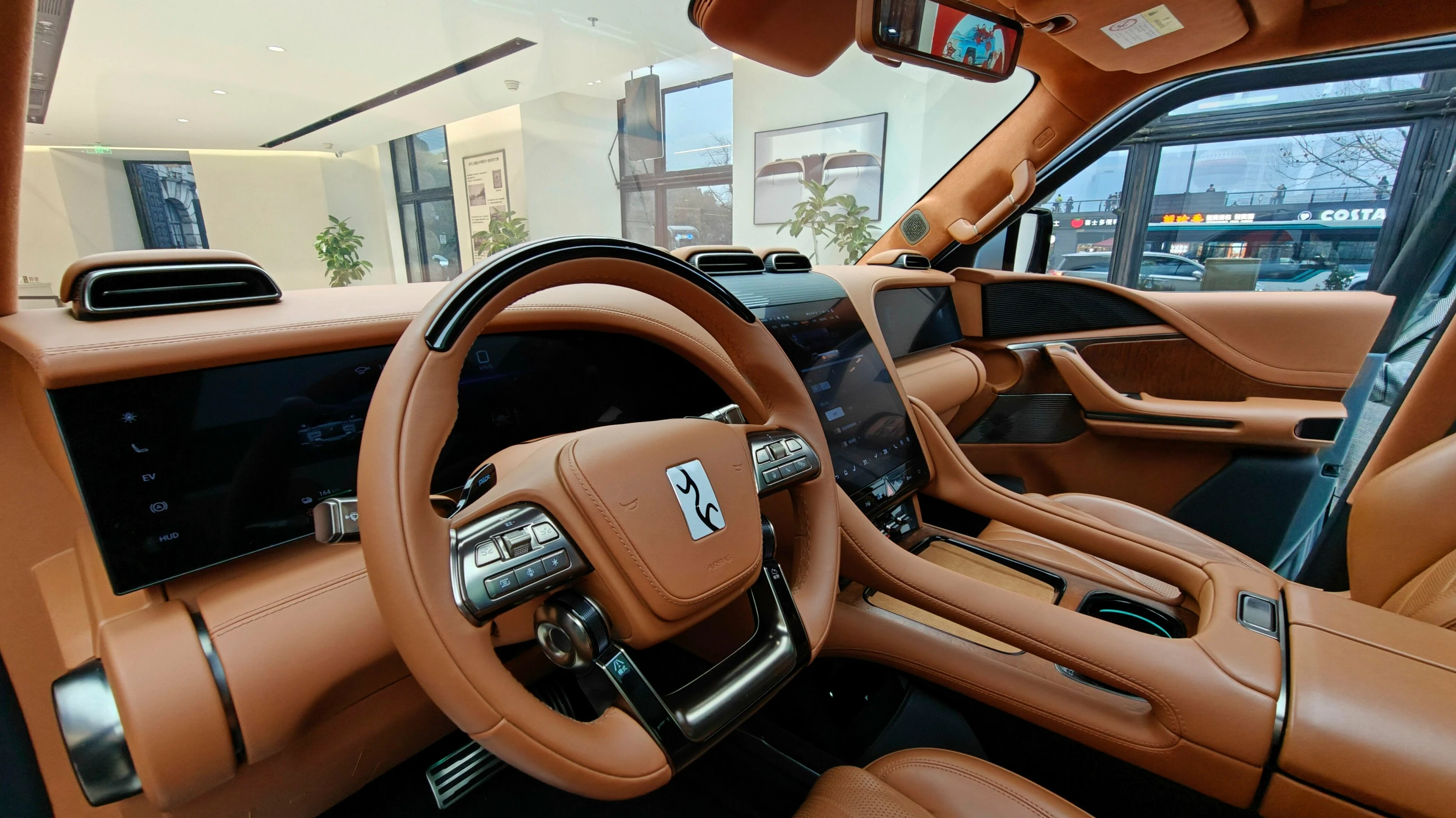 Elektroautos 2025: Ein Wechsel an der Spitze und eine neue Nummer 3