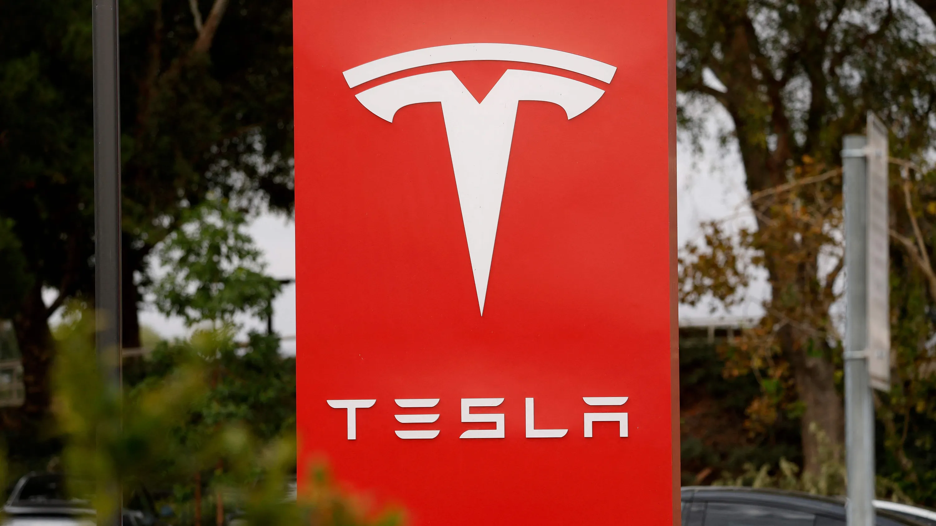 Autohersteller: Tesla erleidet Gewinnrückgang