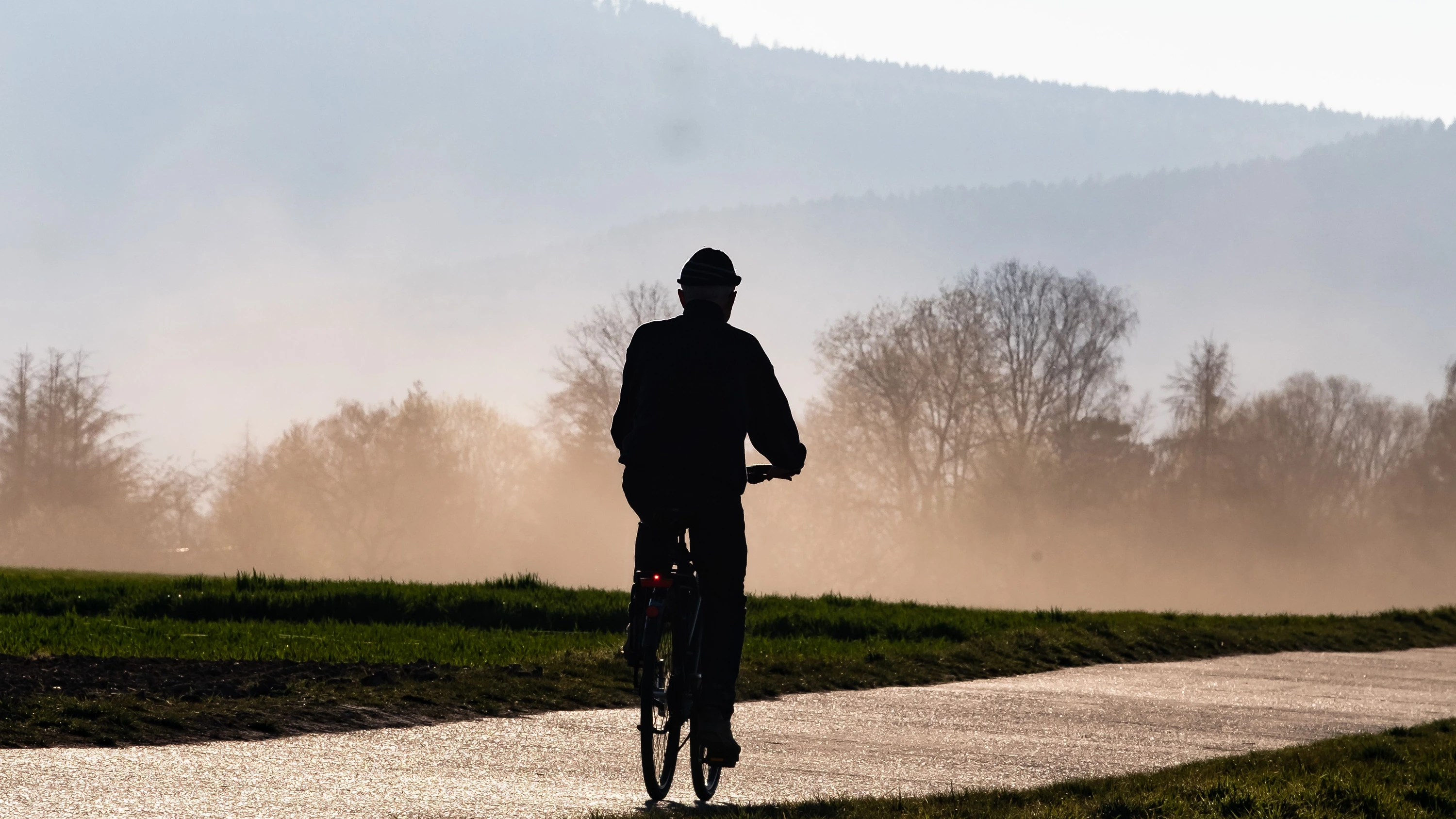 F.A.Z.-Gesundheitspodcast: Bequem sitzen: Wie Radfahrer vom „Bikefitting“ profitieren F.A.Z.-Gesundheitspodcast: Bequem sitzen: Wie Radfahrer vom „Bikefitting“ profitieren