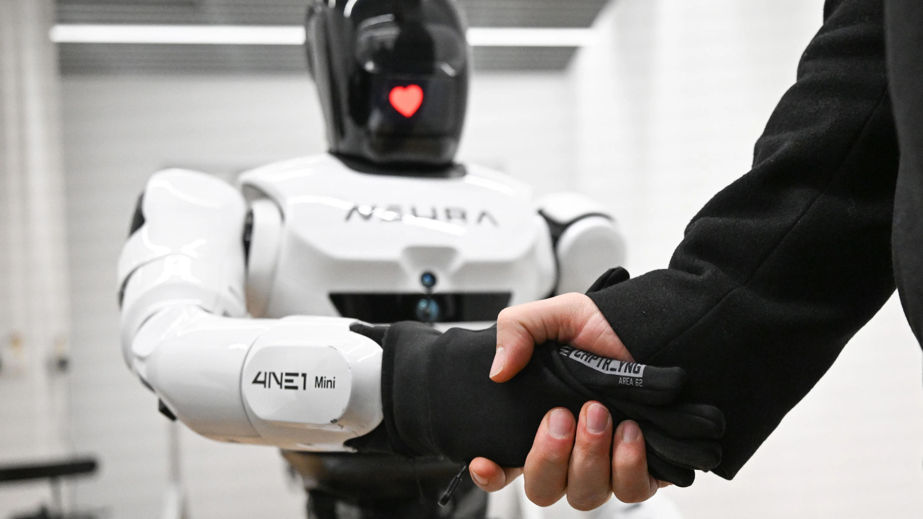 Hand drauf: Neura kann keine Roboter dank der Milliardenrunde weiterentwickeln. - dpa