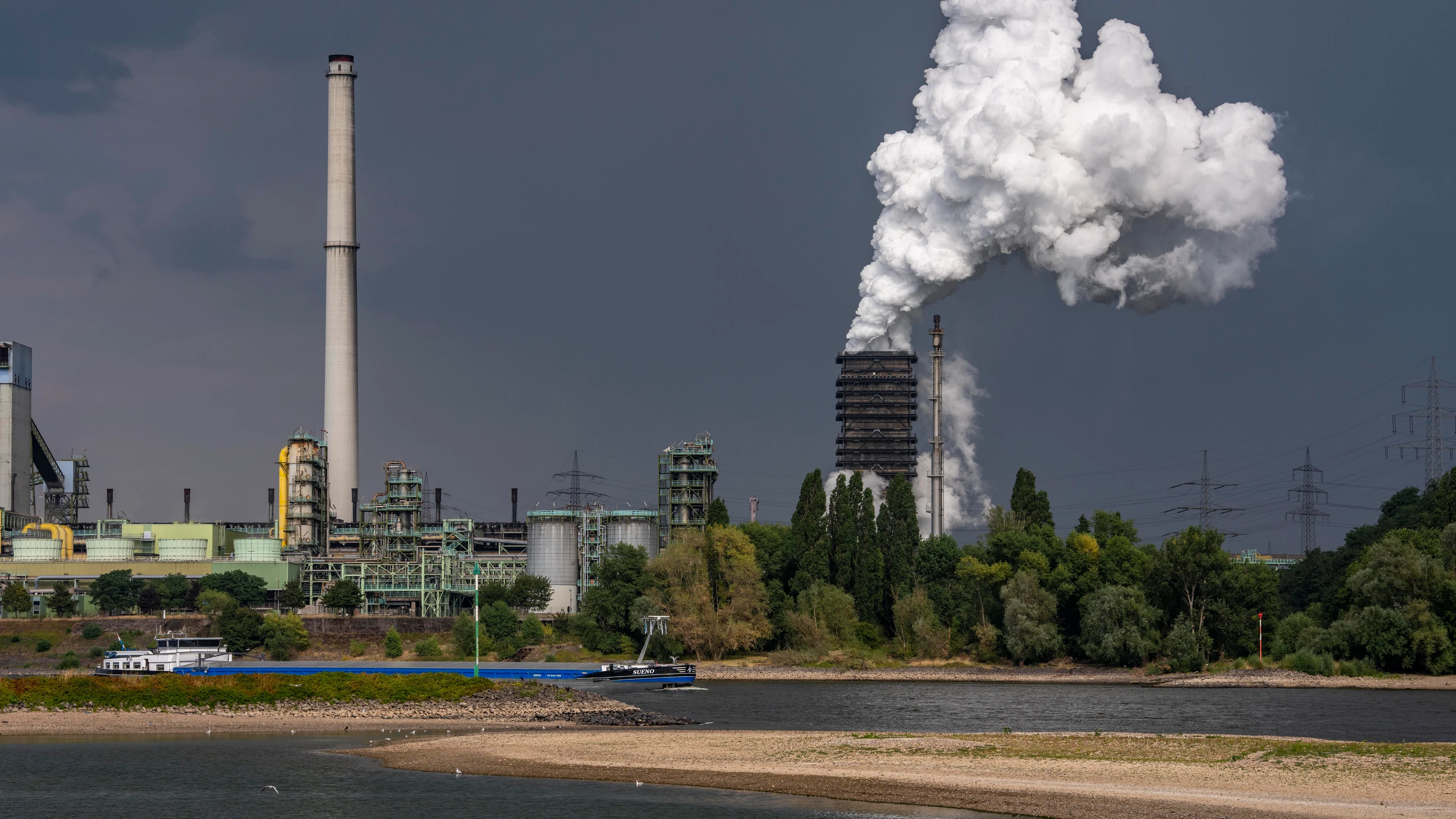 Gefahr durch Niedrigwasser: Industrie im Trockenstress