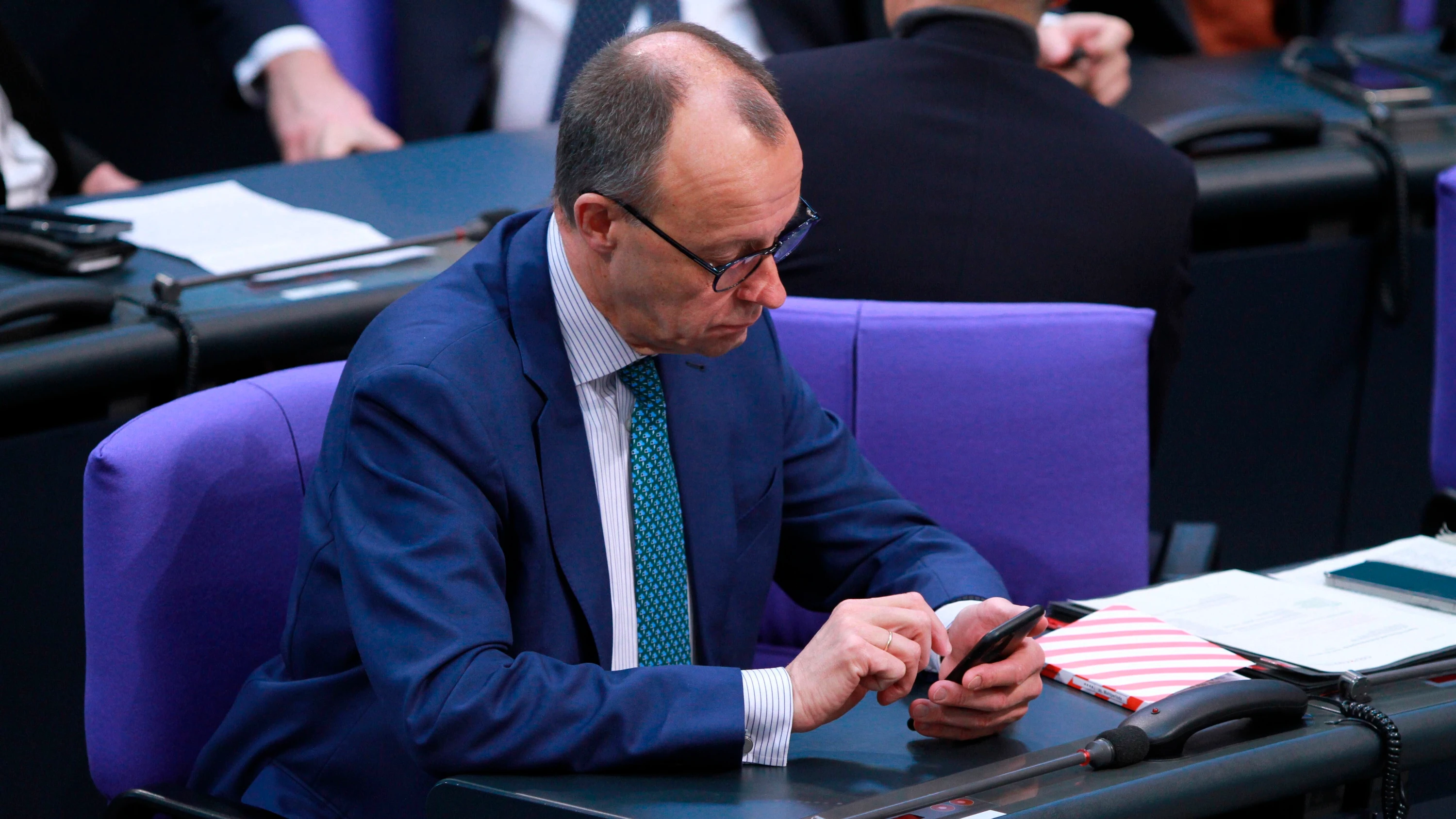 Bild: Soziale Medien: Warum kein Digitalführerschein für Menschen über 60?