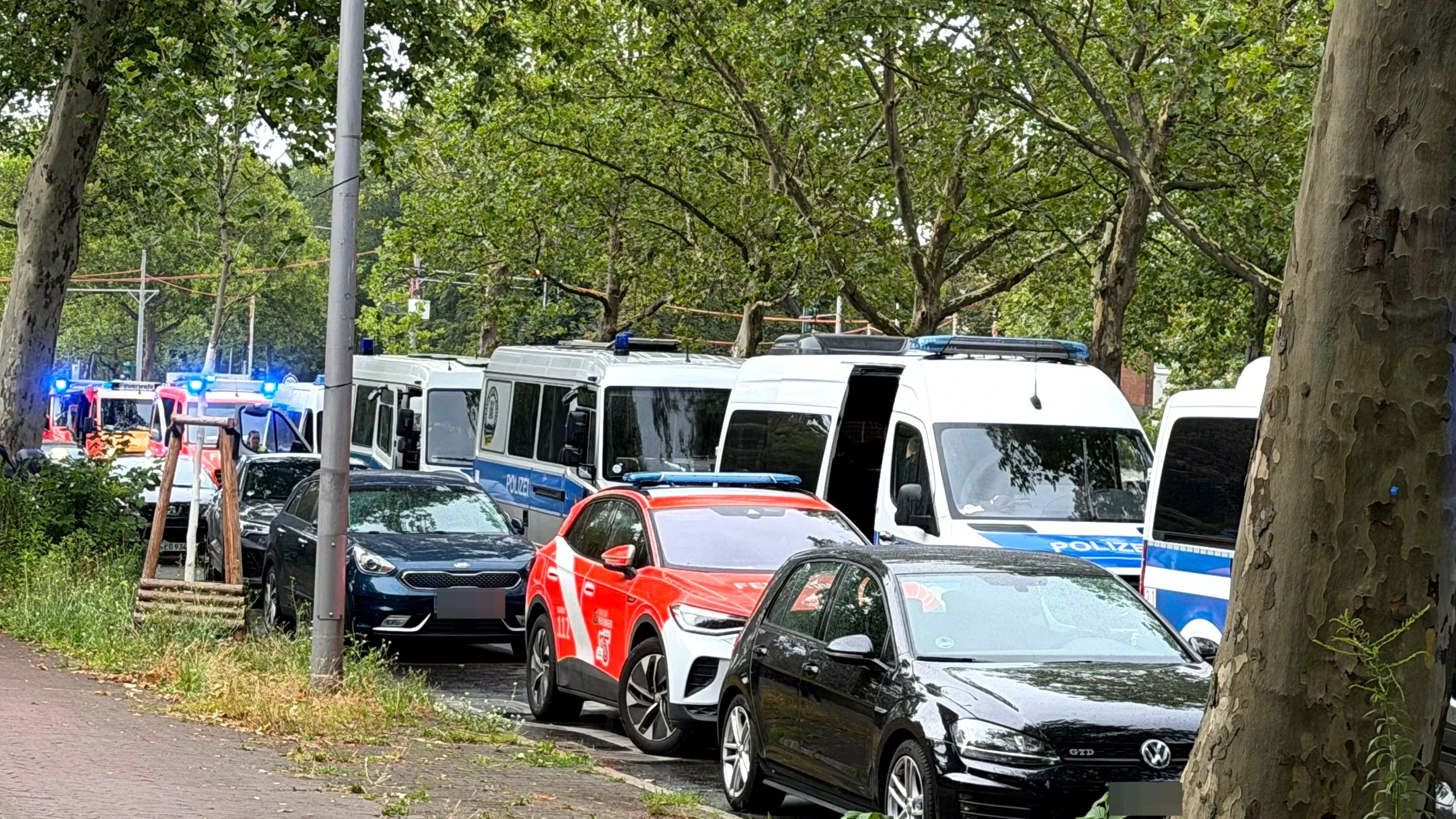 Angriff auf CSD in Berlin: Tatverdächtiger bei Polizeieinsatz in Berlin-Spandau erschossen
