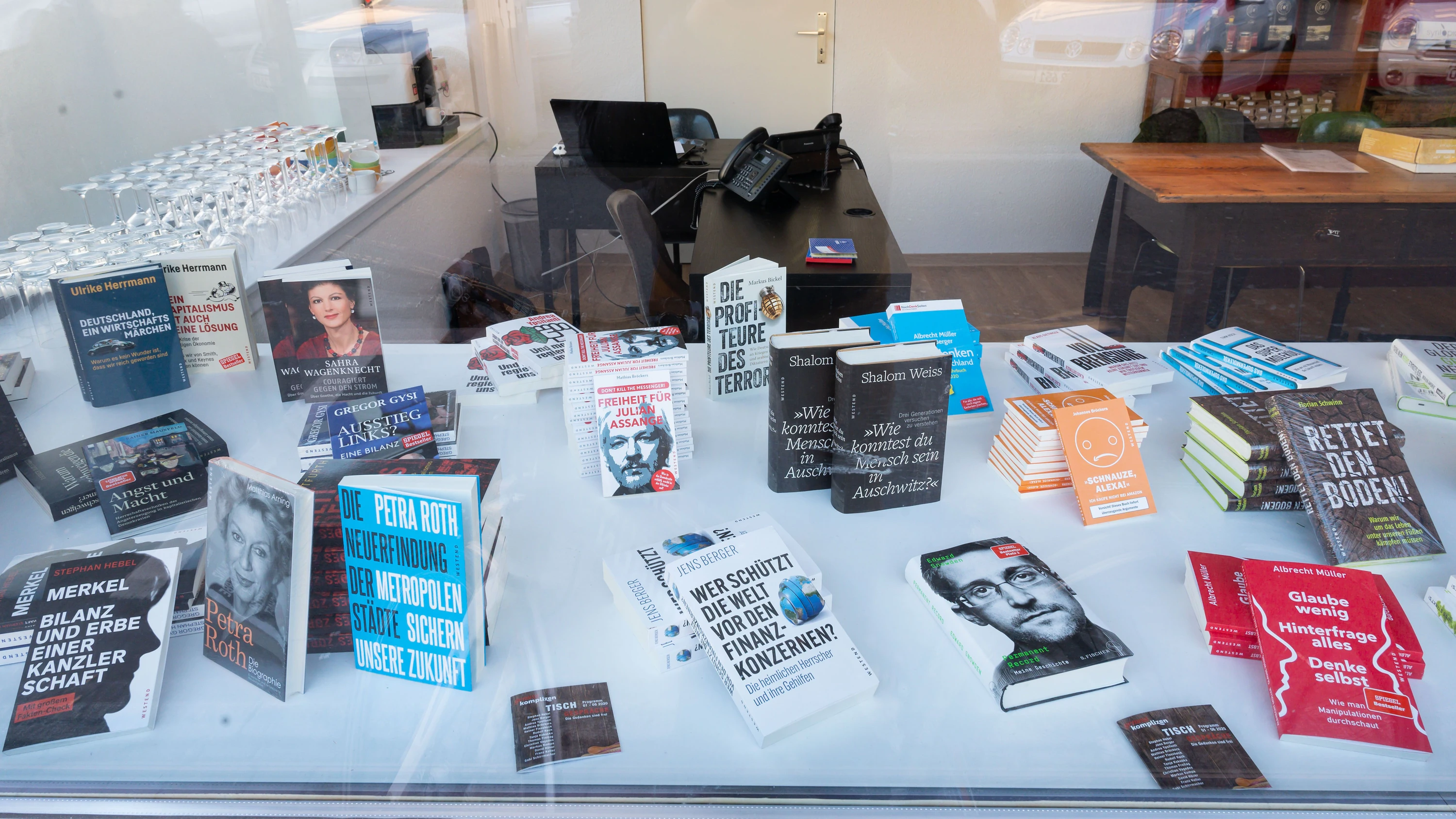Westend Verlag: Neben Rechtsradikalen publizieren? Westend Verlag: Neben Rechtsradikalen publizieren?