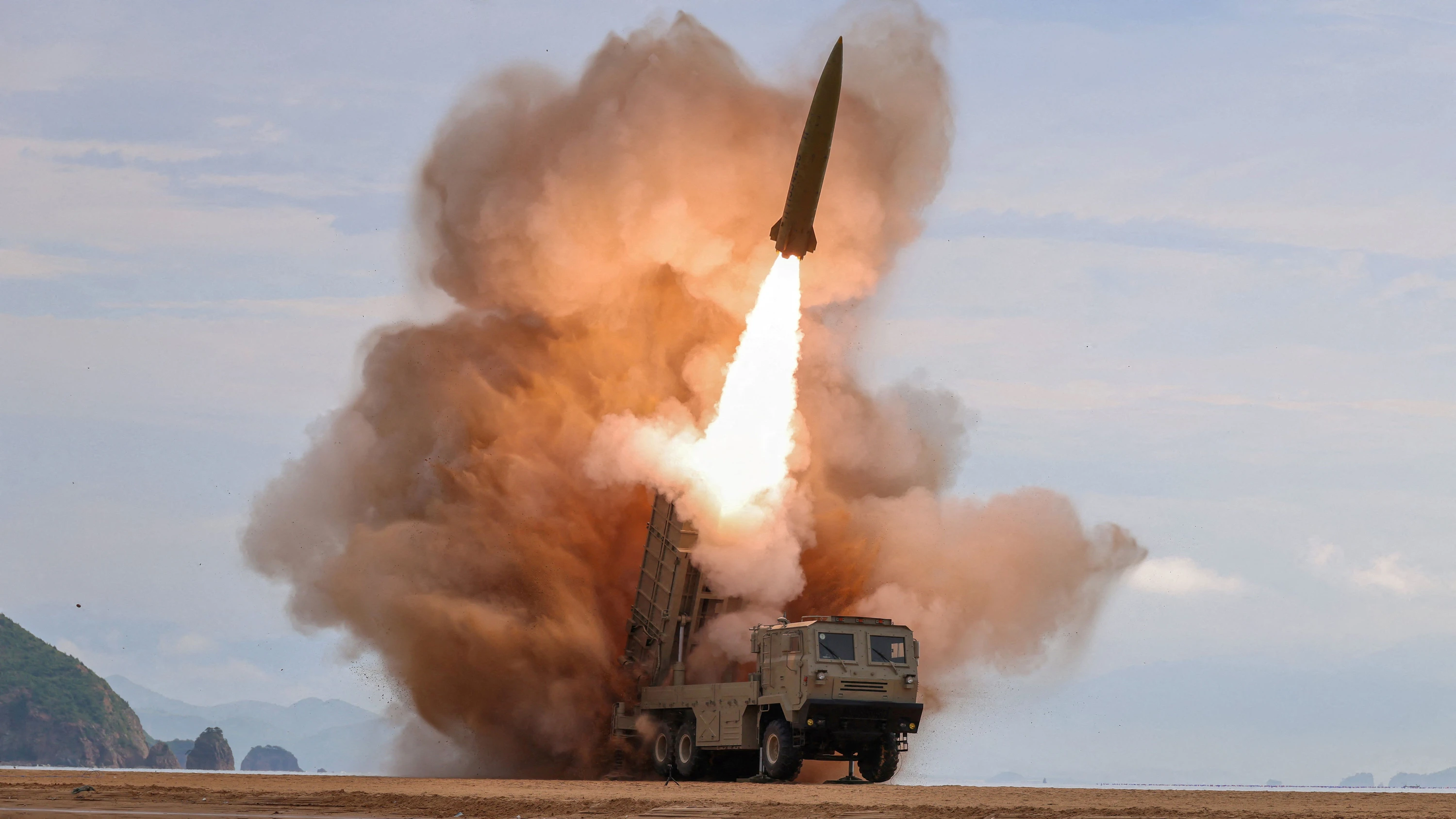 Waffentest: Nordkorea feuert erneut ballistische Rakete ab Waffentest: Nordkorea feuert erneut ballistische Rakete ab