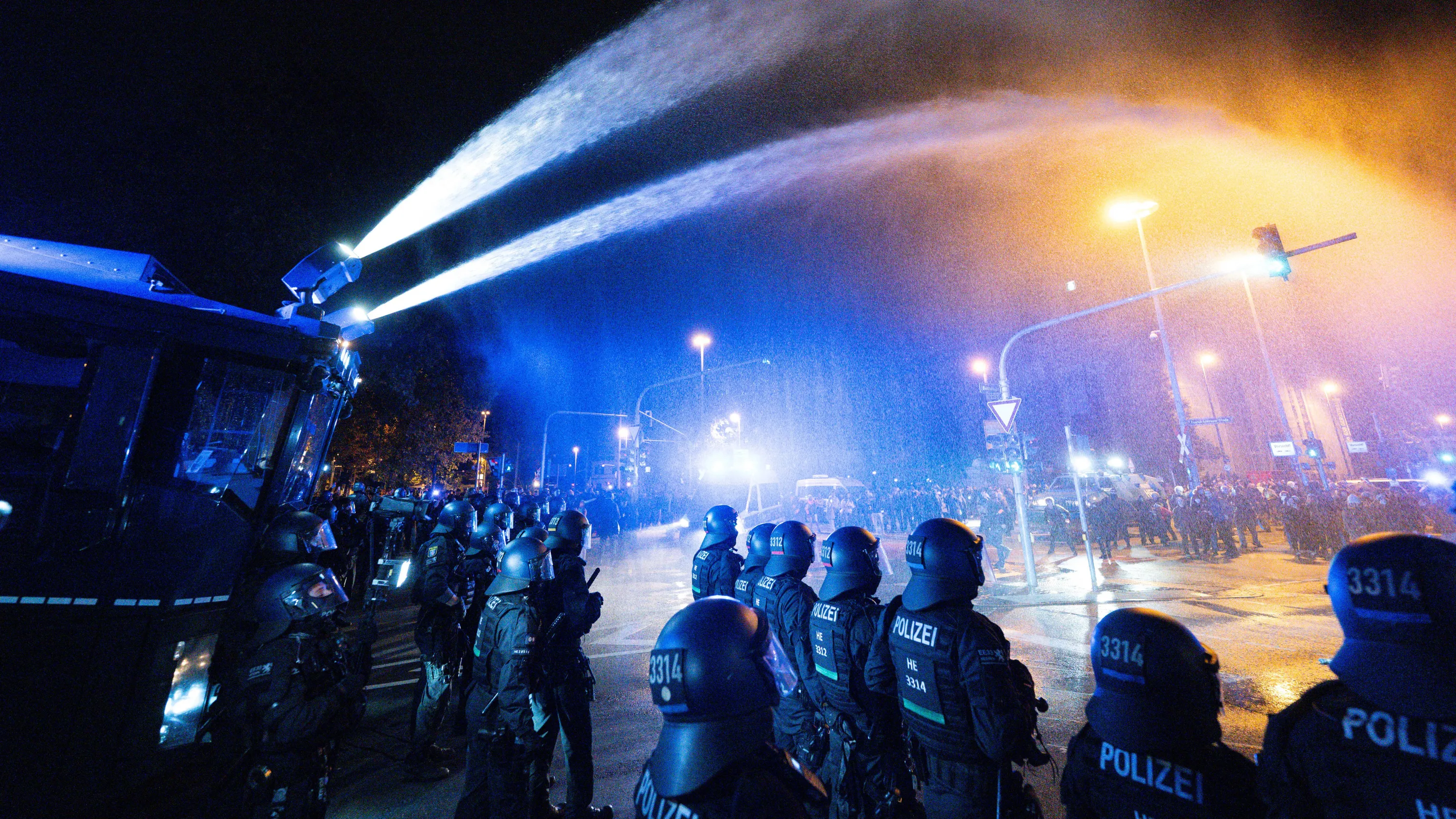 Rhein-Main-Liveblog: Trotz Auflösung eskaliert die Gewalt auf der Zeil