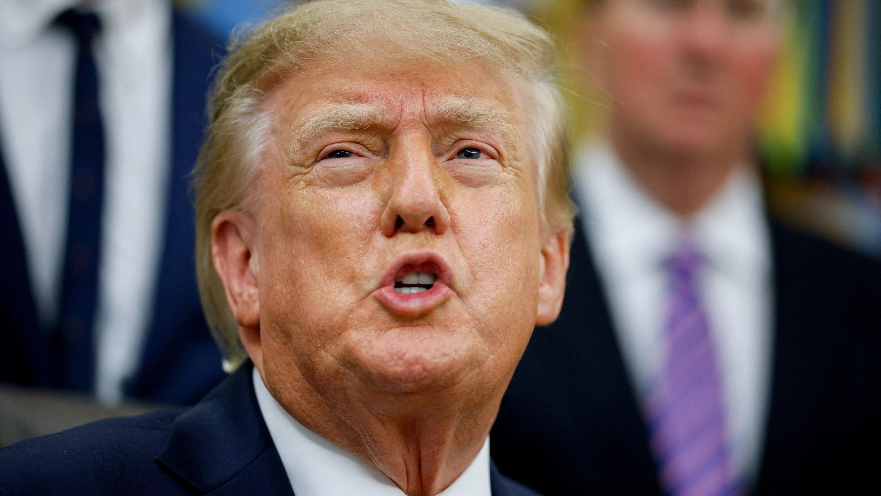Kampf gegen Pressefreiheit: Trump verbietet CNN, „Politico“ und MS Now Zutritt zum Weißen Haus