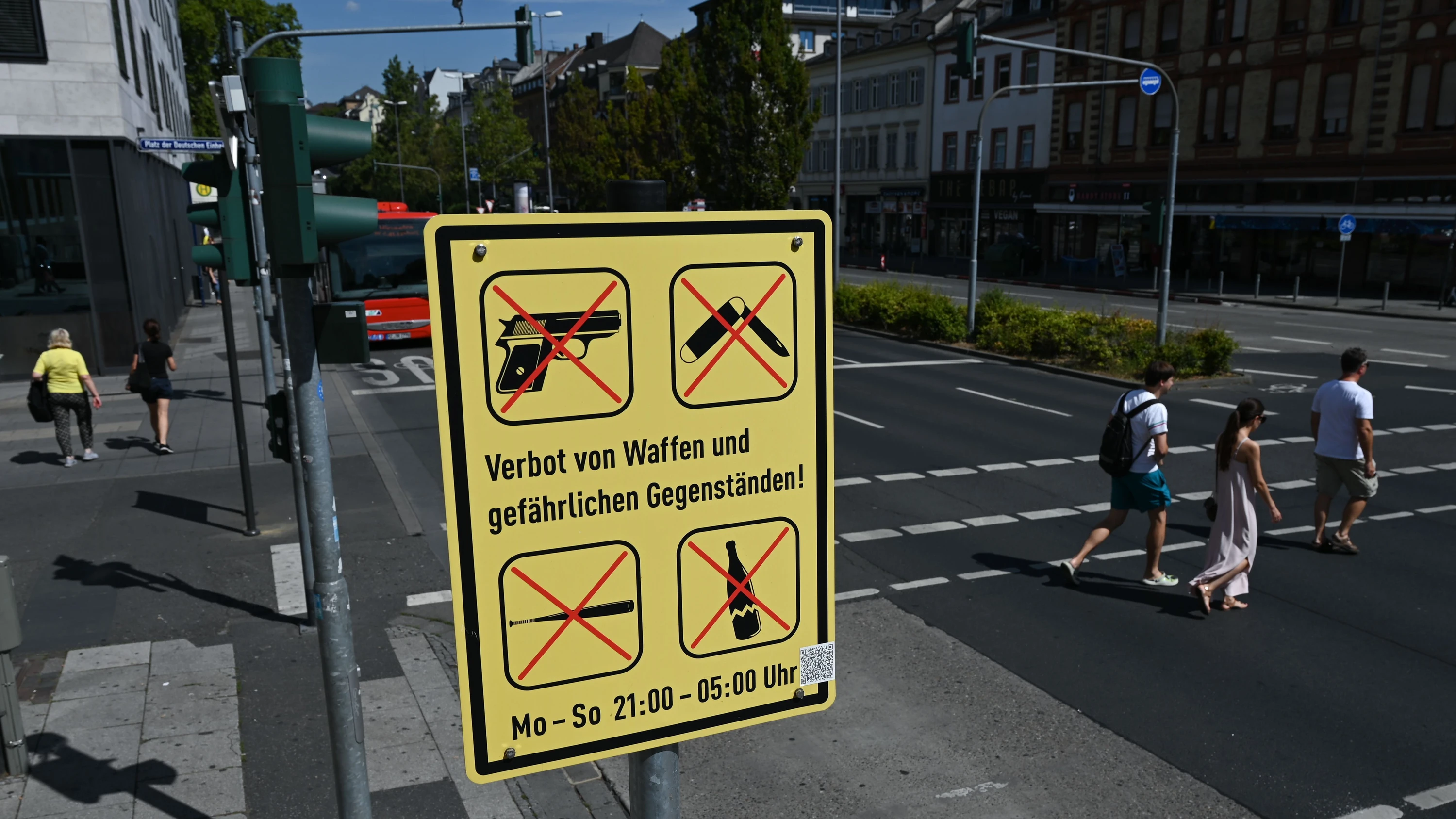 Waffenverbotszonen: Hunderte Messer und andere Waffen beschlagnahmt Waffenverbotszonen: Hunderte Messer und andere Waffen beschlagnahmt