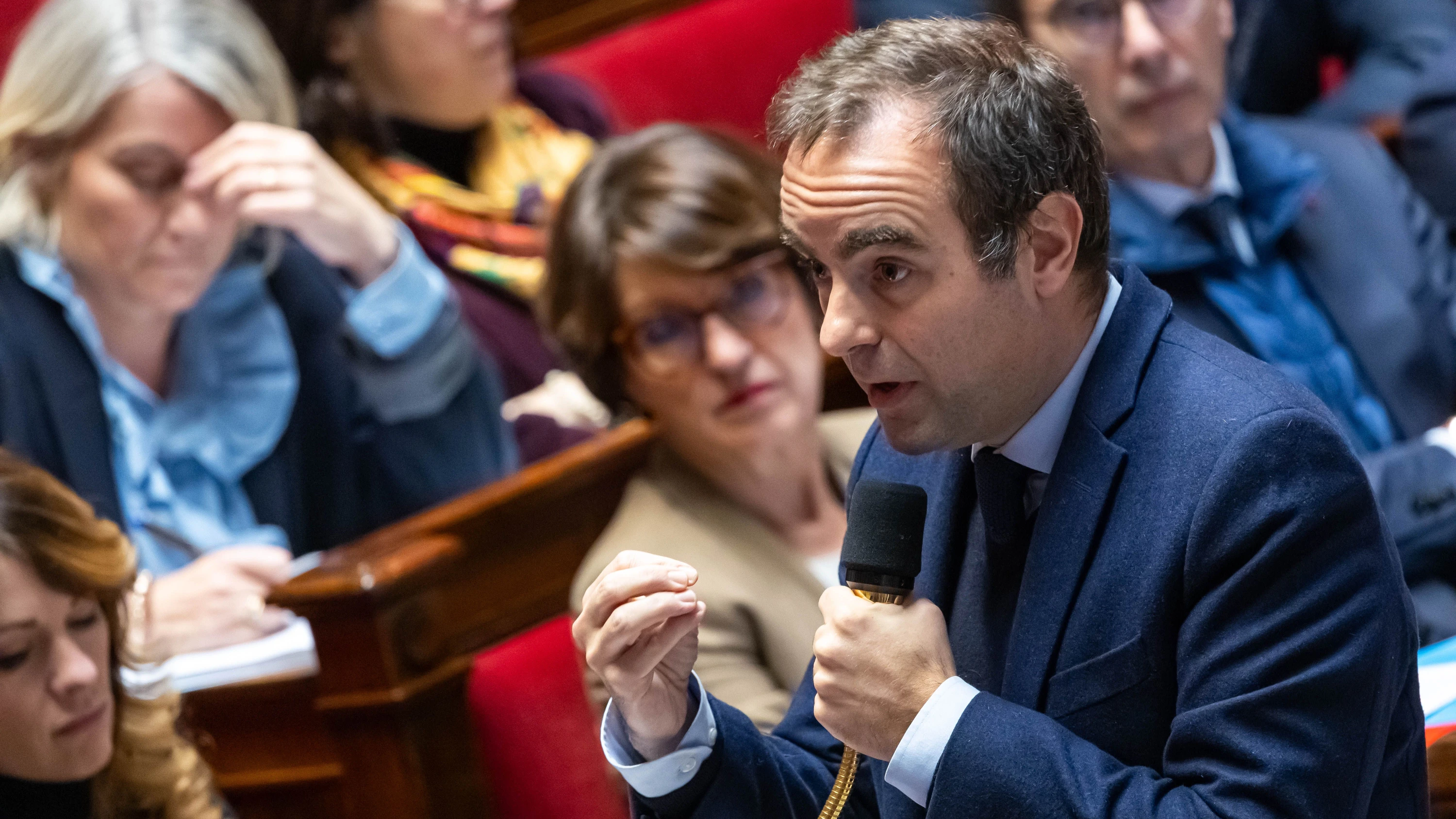 Französische Regierungskrise: Lecornu droht mit Wahlen