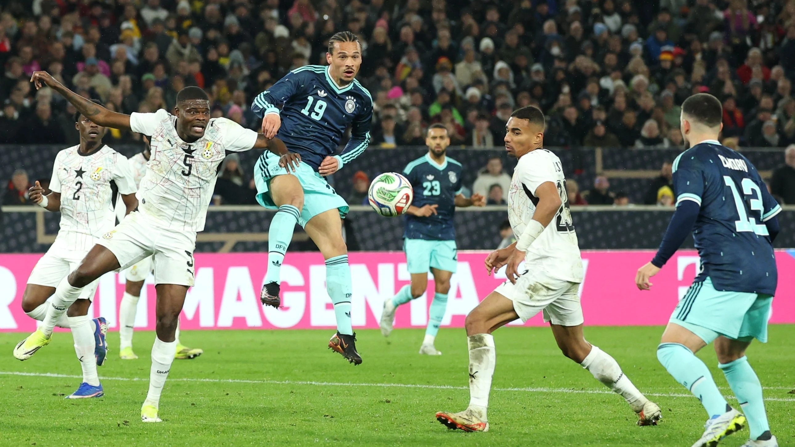 Pfiffe gegen Nationalspieler: Nagelsmann und Undav schützen Sané Pfiffe gegen Nationalspieler: Nagelsmann und Undav schützen Sané