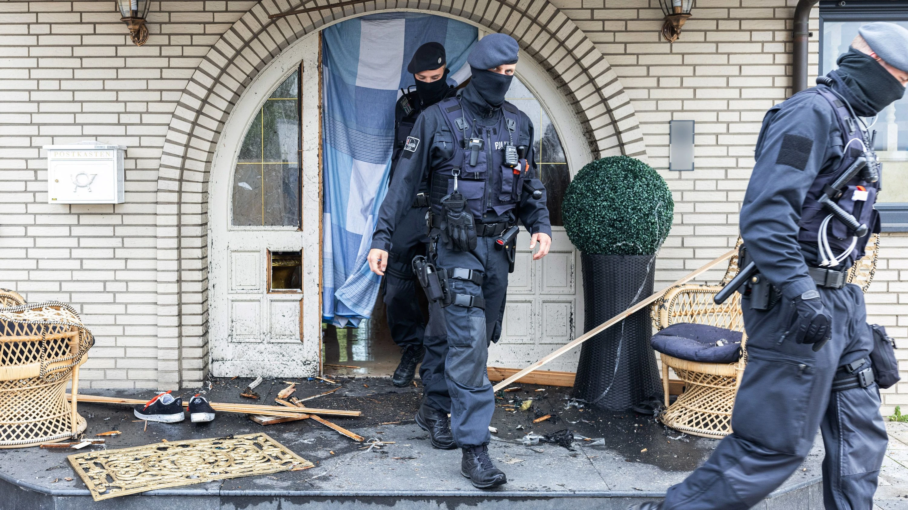 BEtrug mit Sozialhilfe: Clan verliert Leverkusener Villa