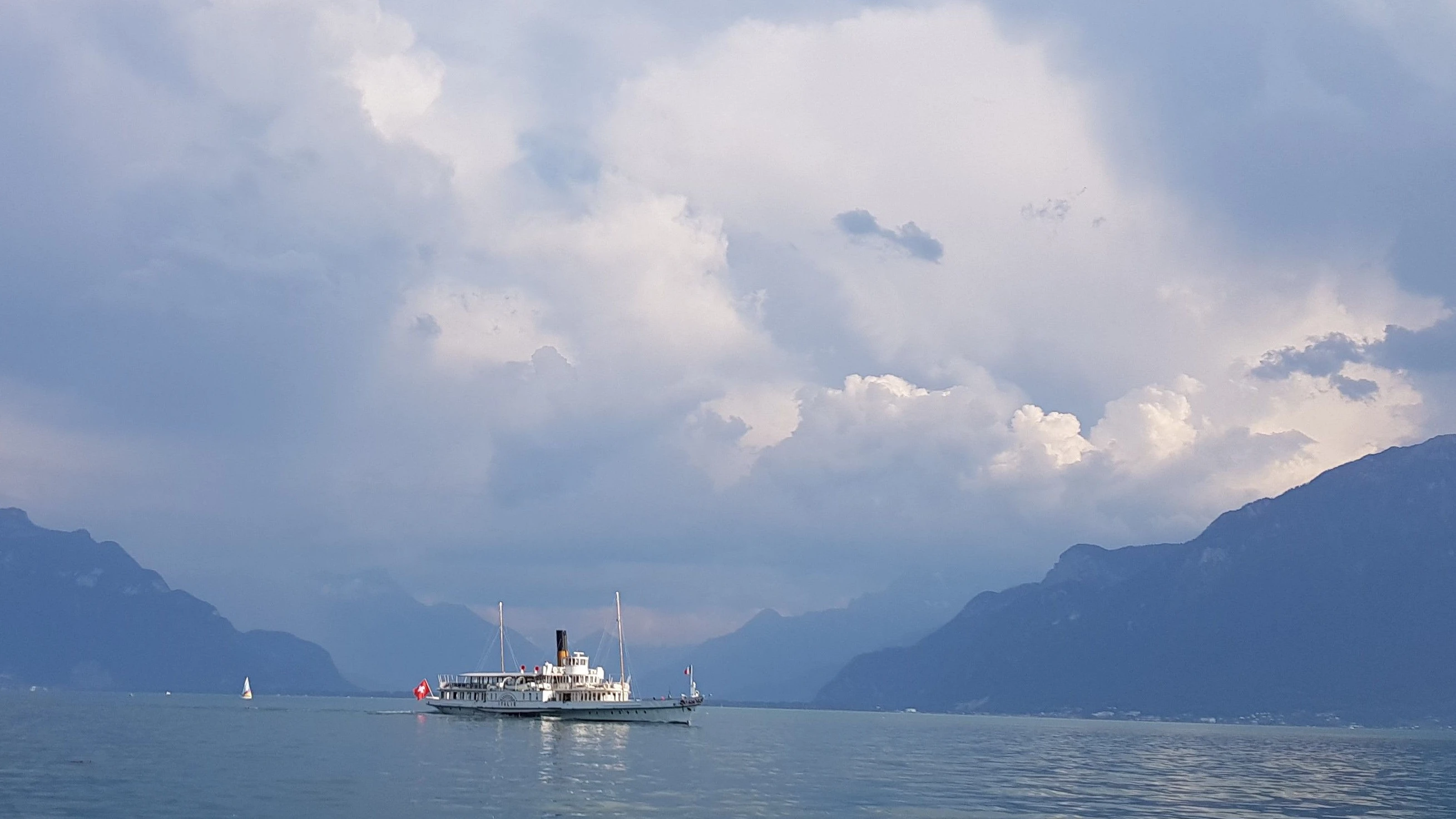 Vor dem Donnerwetter: Das Schiff „Italie“ auf dem Genfer See -
