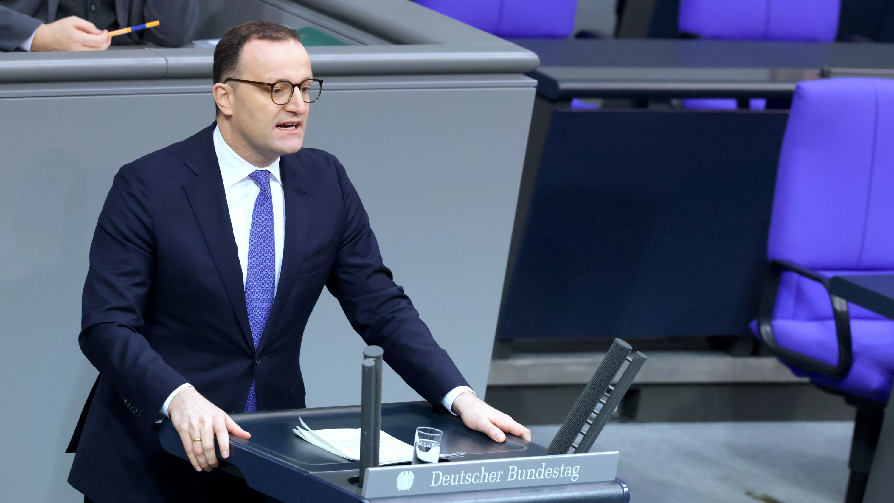 Liveblog Bundespolitik: Spahn: „Was geht eigentlich bei Ihnen im Kopf vor?“ Liveblog Bundespolitik: Spahn: „Was geht eigentlich bei Ihnen im Kopf vor?“