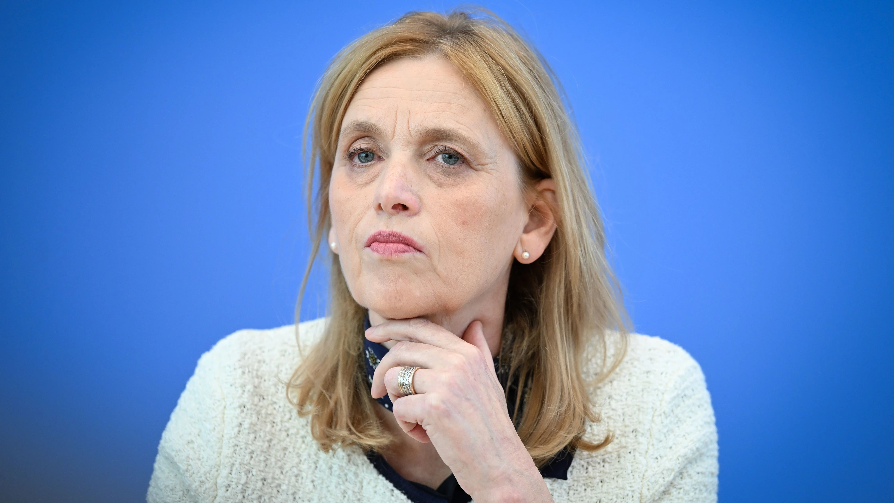 Prien über soziale Medien: „Große Plattformen müssen ihrer Verantwortung endlich gerecht werden“ Prien über soziale Medien: „Große Plattformen müssen ihrer Verantwortung endlich gerecht werden“