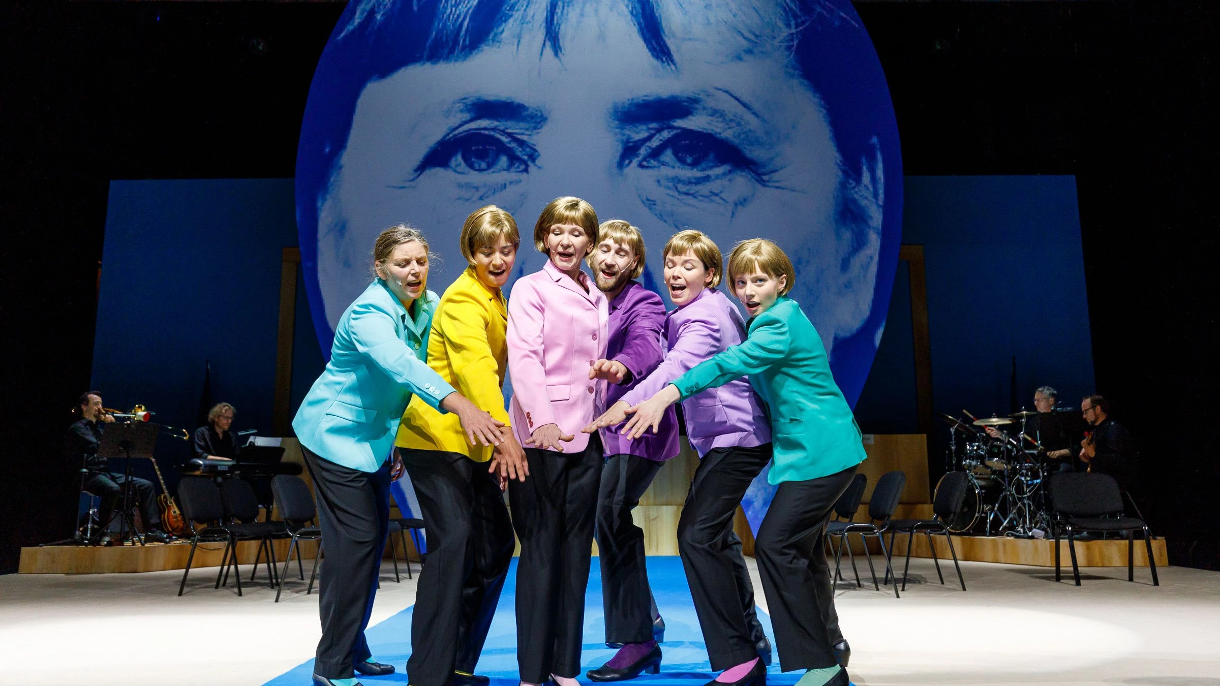 Merkel im Theater: So schön, schön war die Zeit