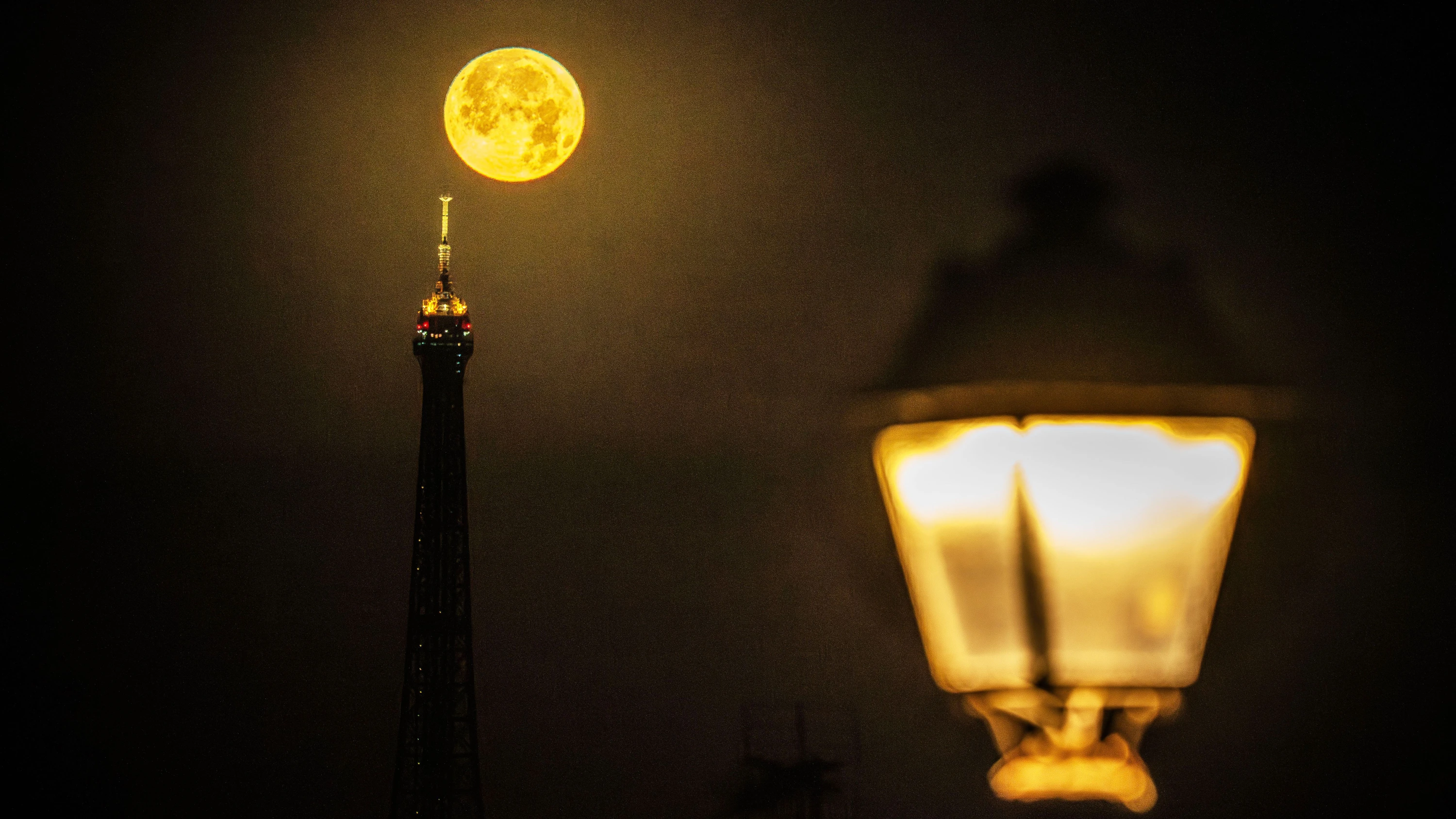 Eiffelturm in Paris: Zu befürchten steht, dass es in diesem Herbst in Frankreich politisch besonders turbulent zugeht. - dpa