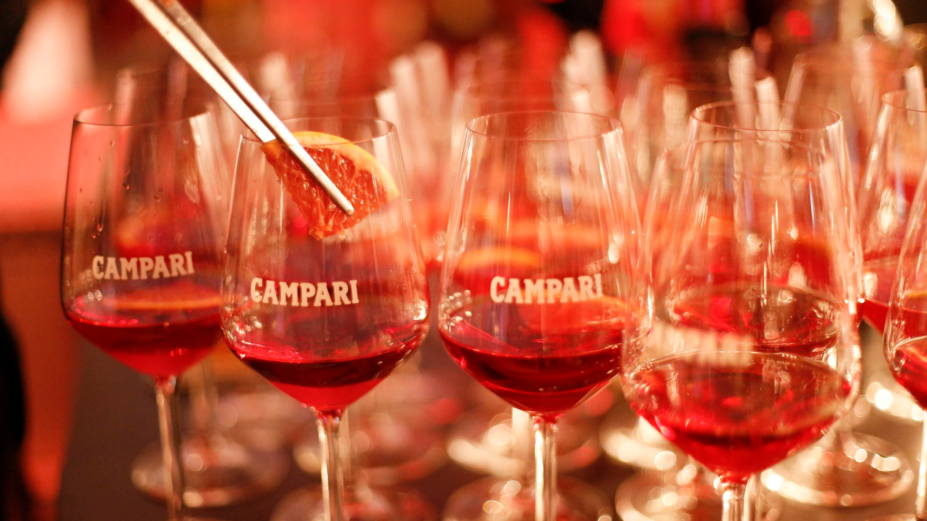 Bittere Konkurrenz: Campari wehrt sich gegen Aperol-Nachahmer