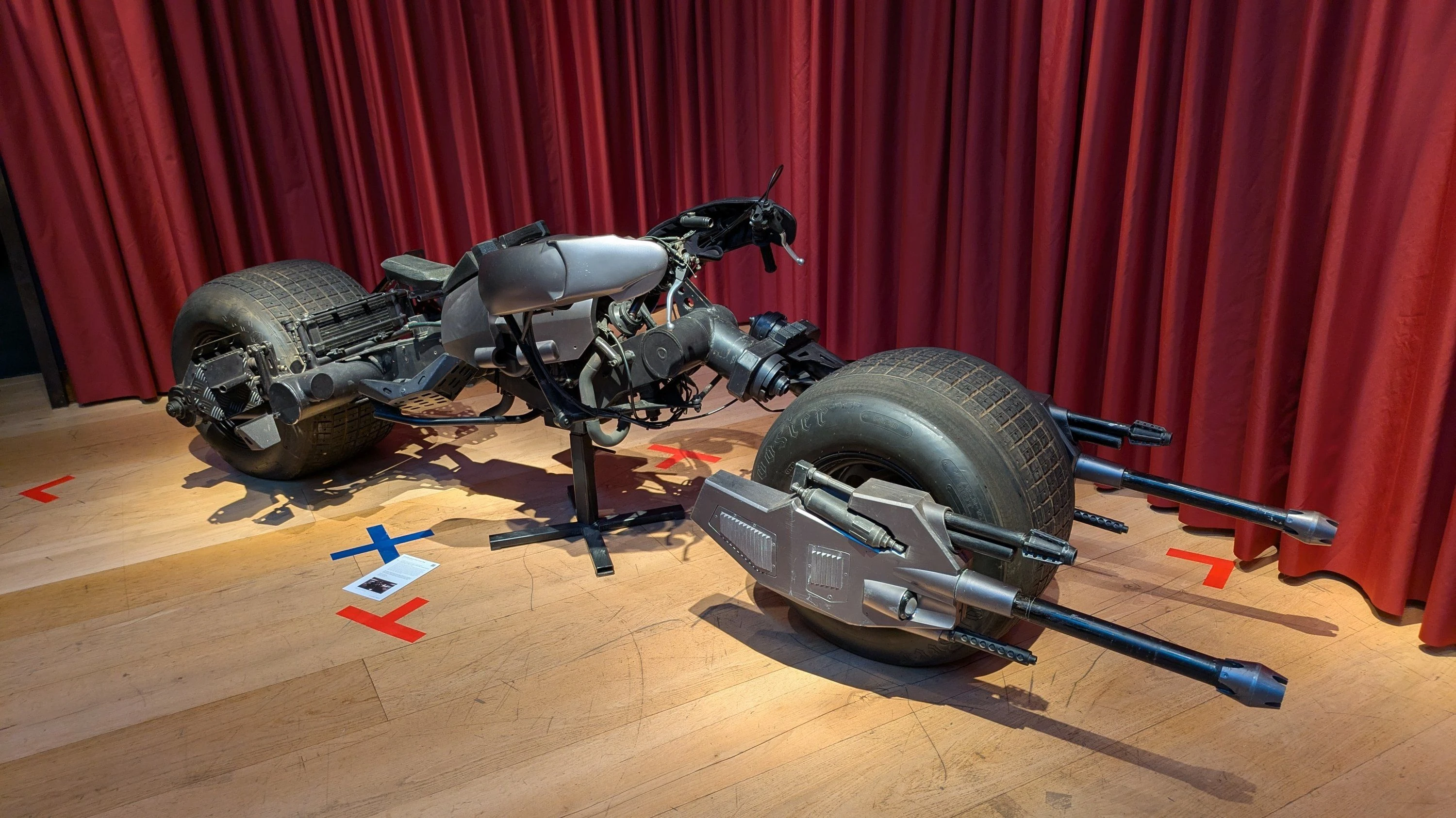 Unterm Hammer: Batmans Motorrad und Tolkiens Schreibtisch versteigert