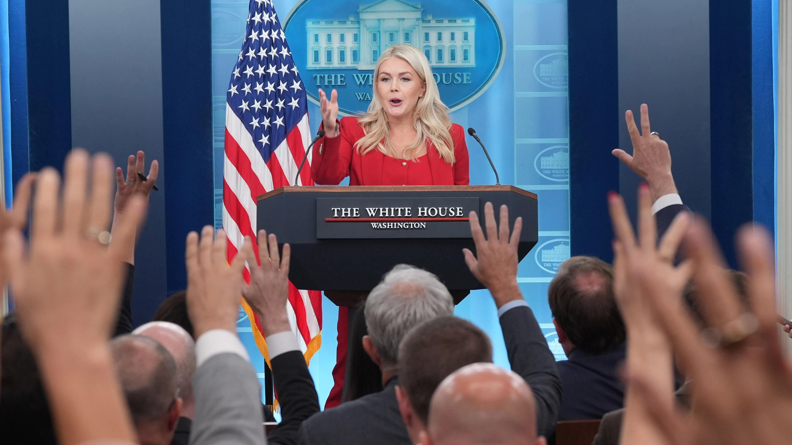 Trump-Sprecherin hört auf: Drei Auftritte Leavitts, die in Erinnerung bleiben