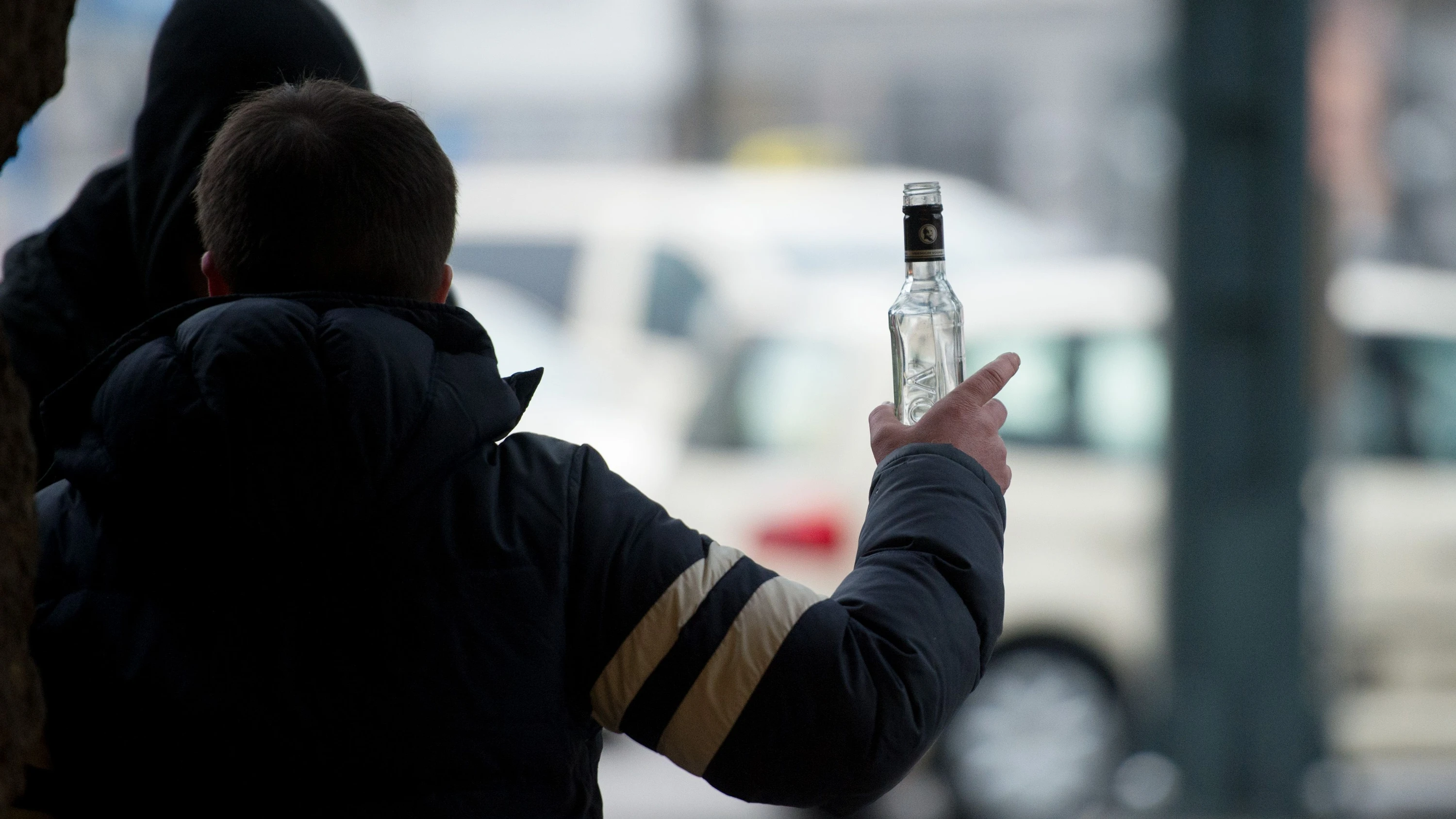 Ab Herbst: Deutsche Bahn will offenbar Alkohol an allen Bahnhöfen verbieten Ab Herbst: Deutsche Bahn will offenbar Alkohol an allen Bahnhöfen verbieten