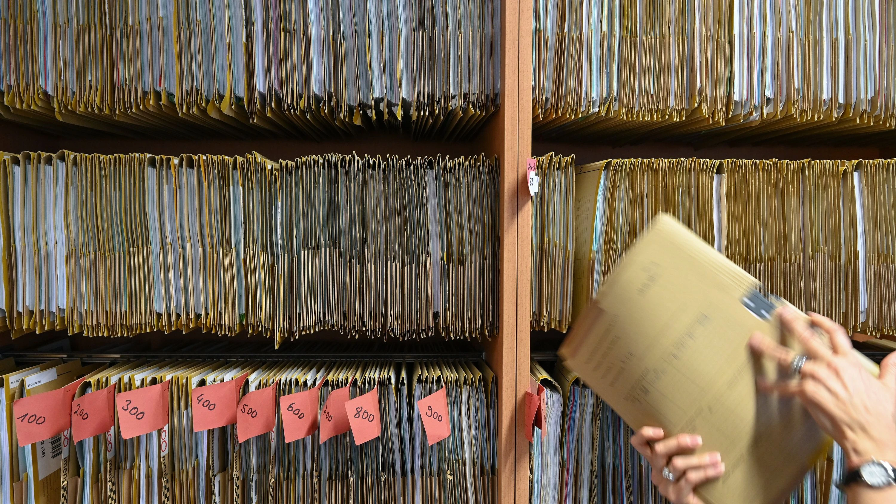 Hochschulbürokratie: Aktenberge der Exzellenz