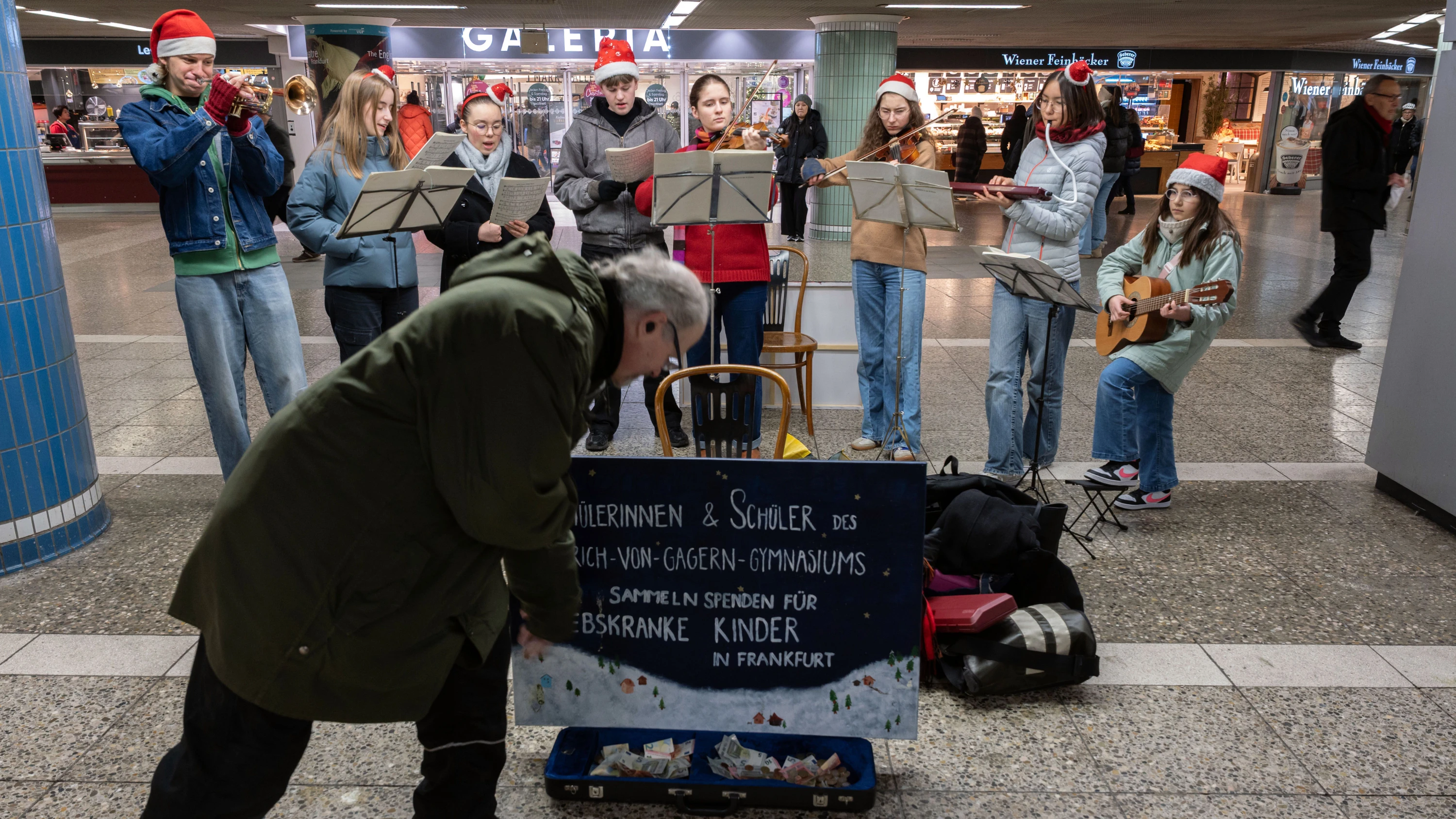 für krebskranke kinder: Frankfurter Schüler sammeln mit Adventsmusik 500.000 Euro