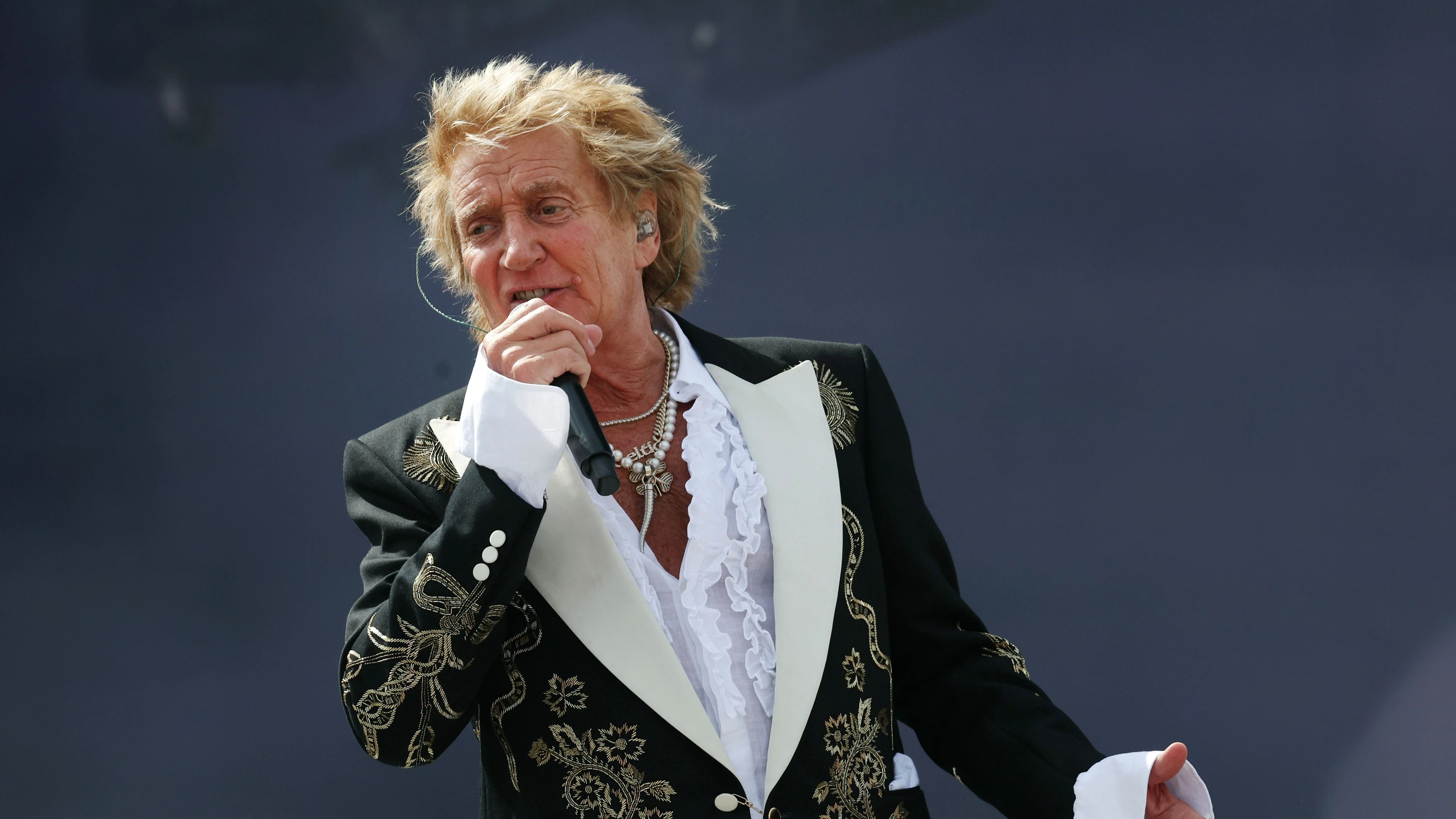 Konzert in Utah: Rod Stewart lässt sich erst mit Sauerstoff versorgen, dann ruft er „The Show must go on“ Konzert in Utah: Rod Stewart lässt sich erst mit Sauerstoff versorgen, dann ruft er „The Show must go on“