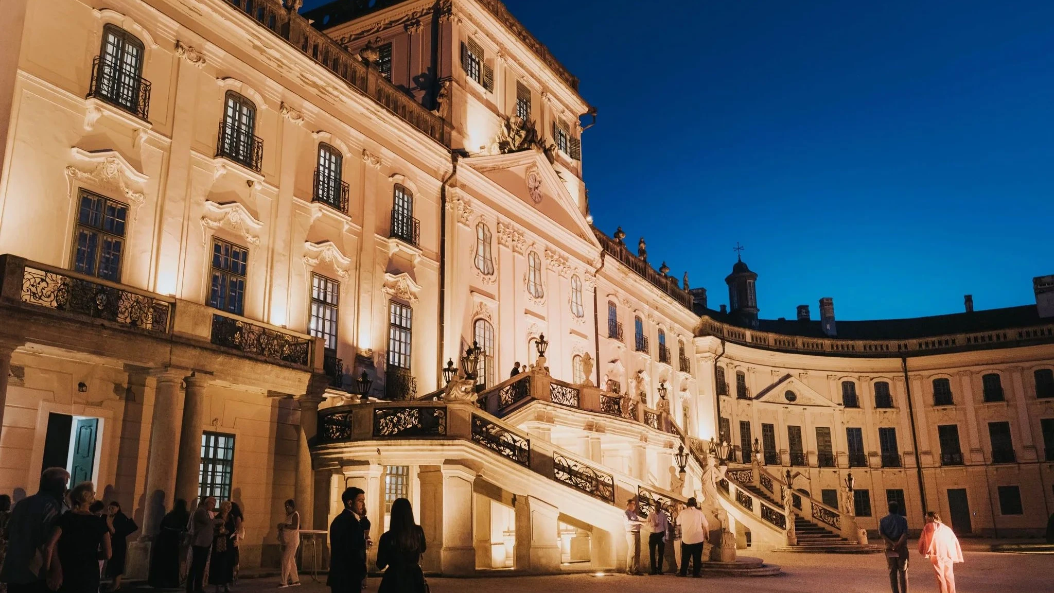Schloss Eszterháza in Fertőd - Pilvax Films
