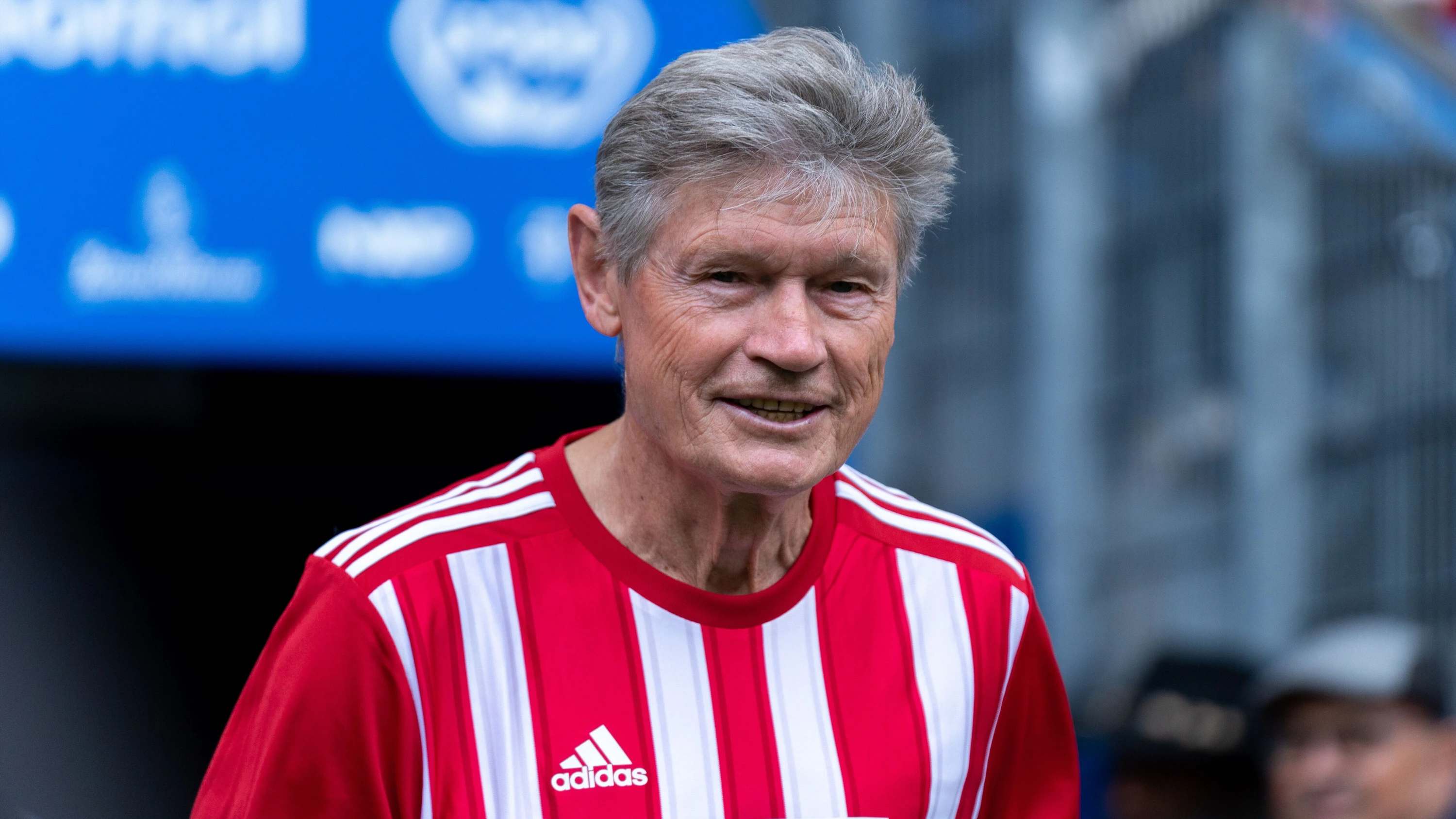 Früherer Kapitän: HSV trauert um Peter Nogly