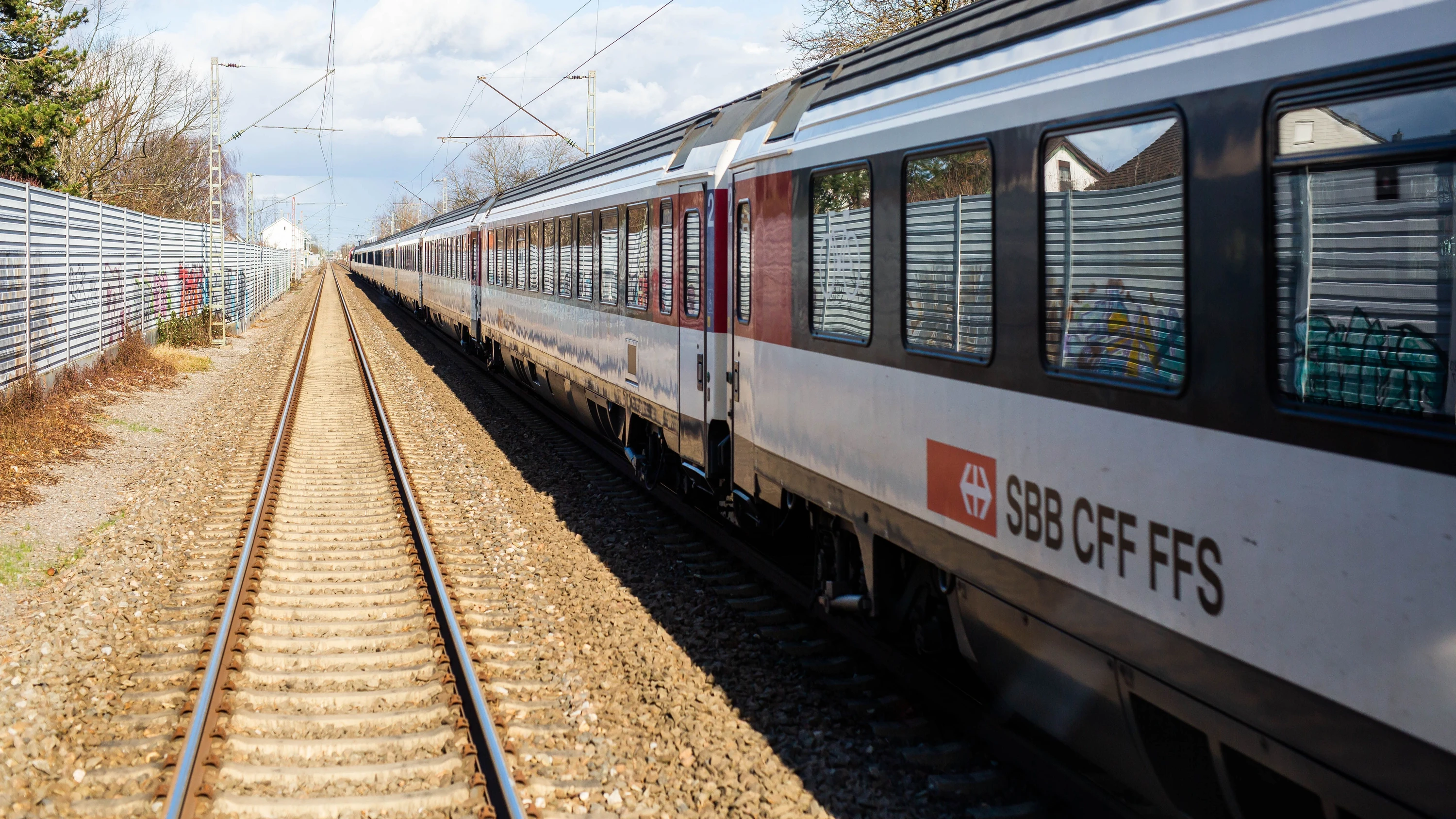 Sollten den Zug Verlassen: Sex in erster Klasse? Paar greift Bahnmitarbeiter an